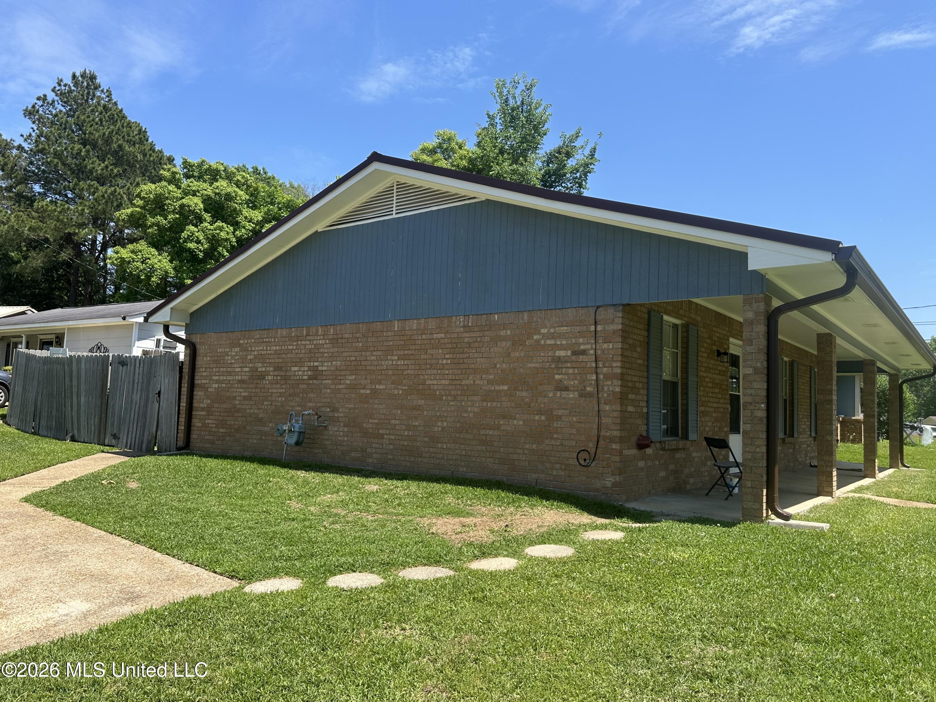 758 Clearmont Drive Property Photo 15