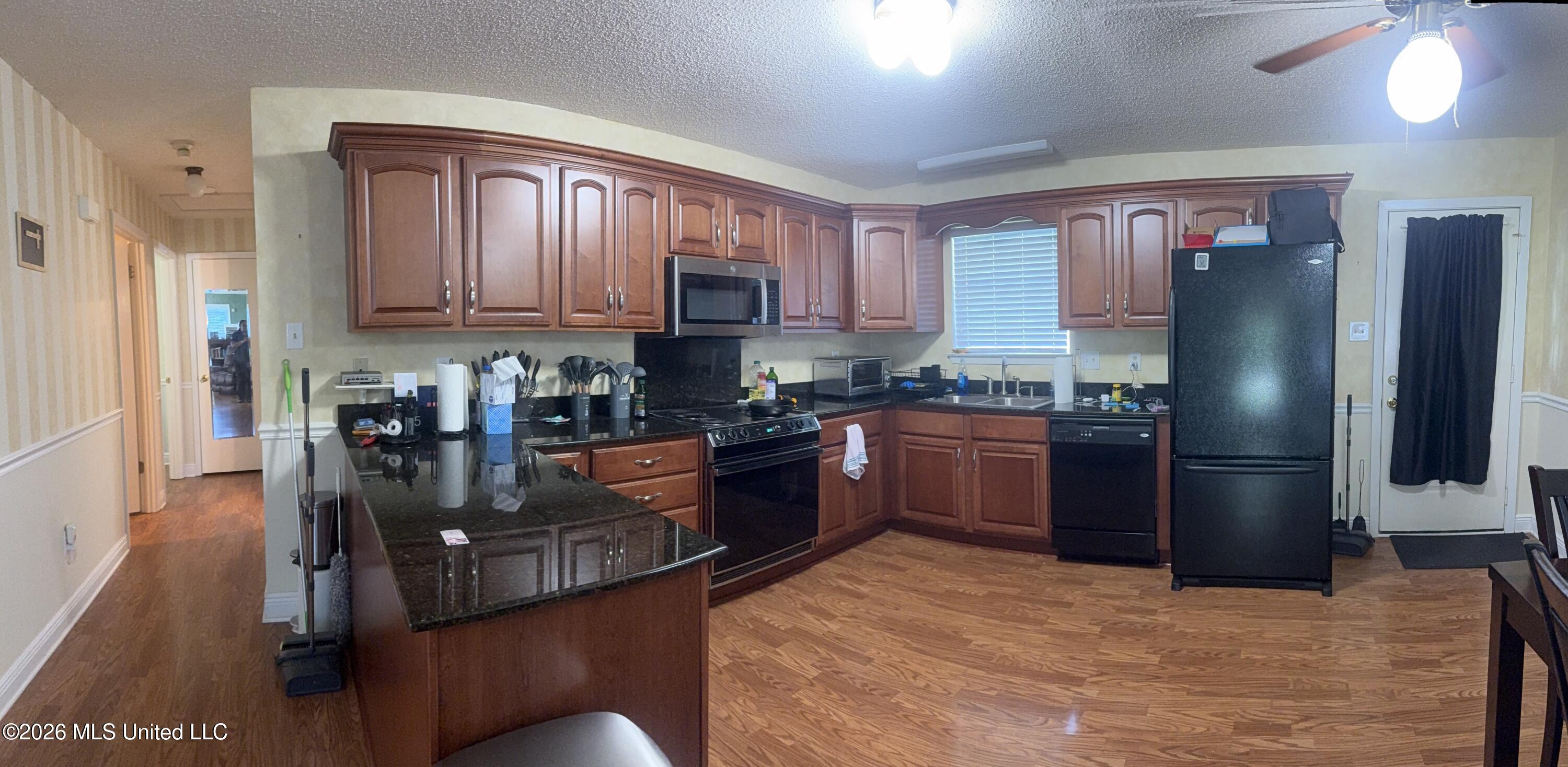 1716 Tradewinds Drive Property Photo 2