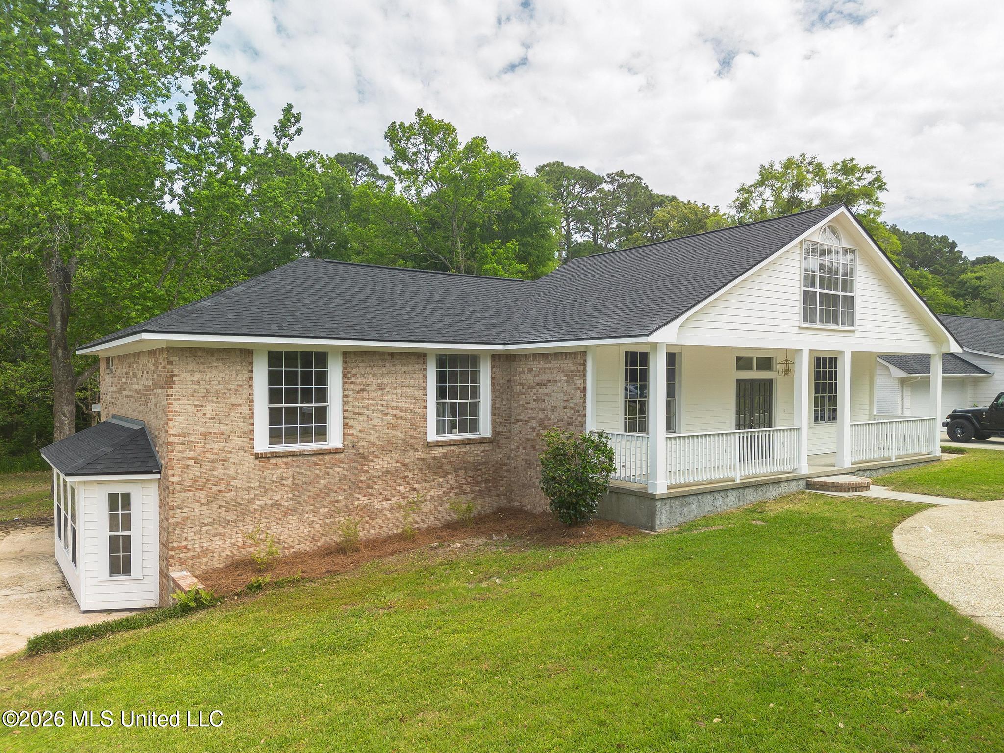 1348 Diller Road Property Photo 5