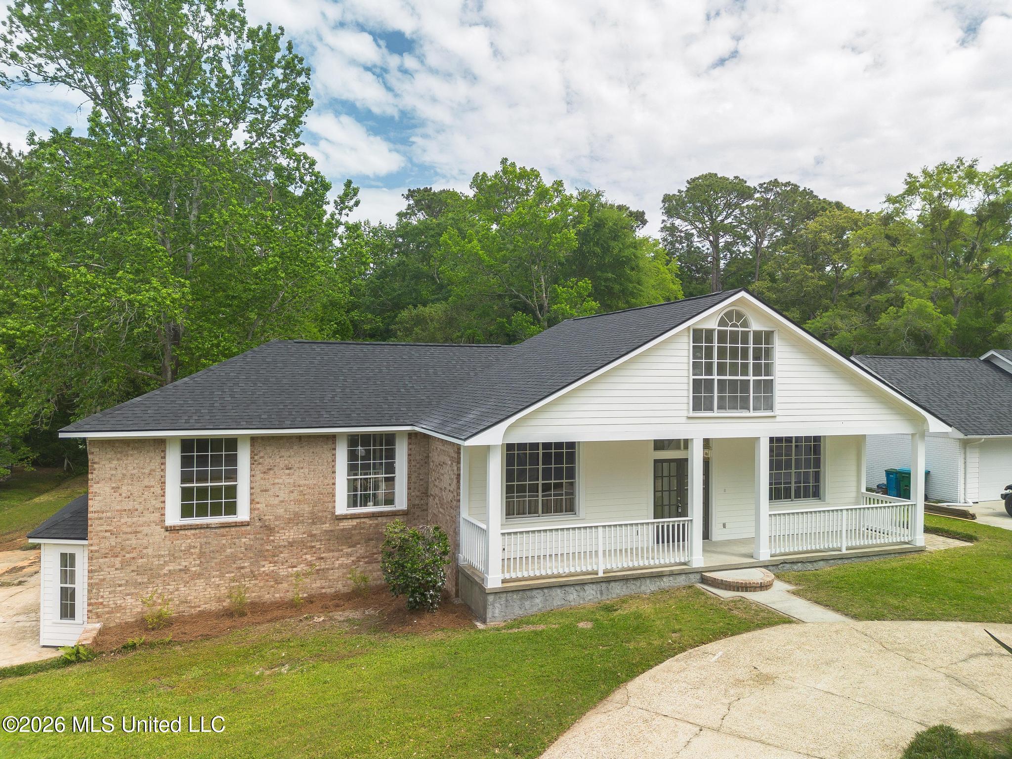 1348 Diller Road Property Photo 6