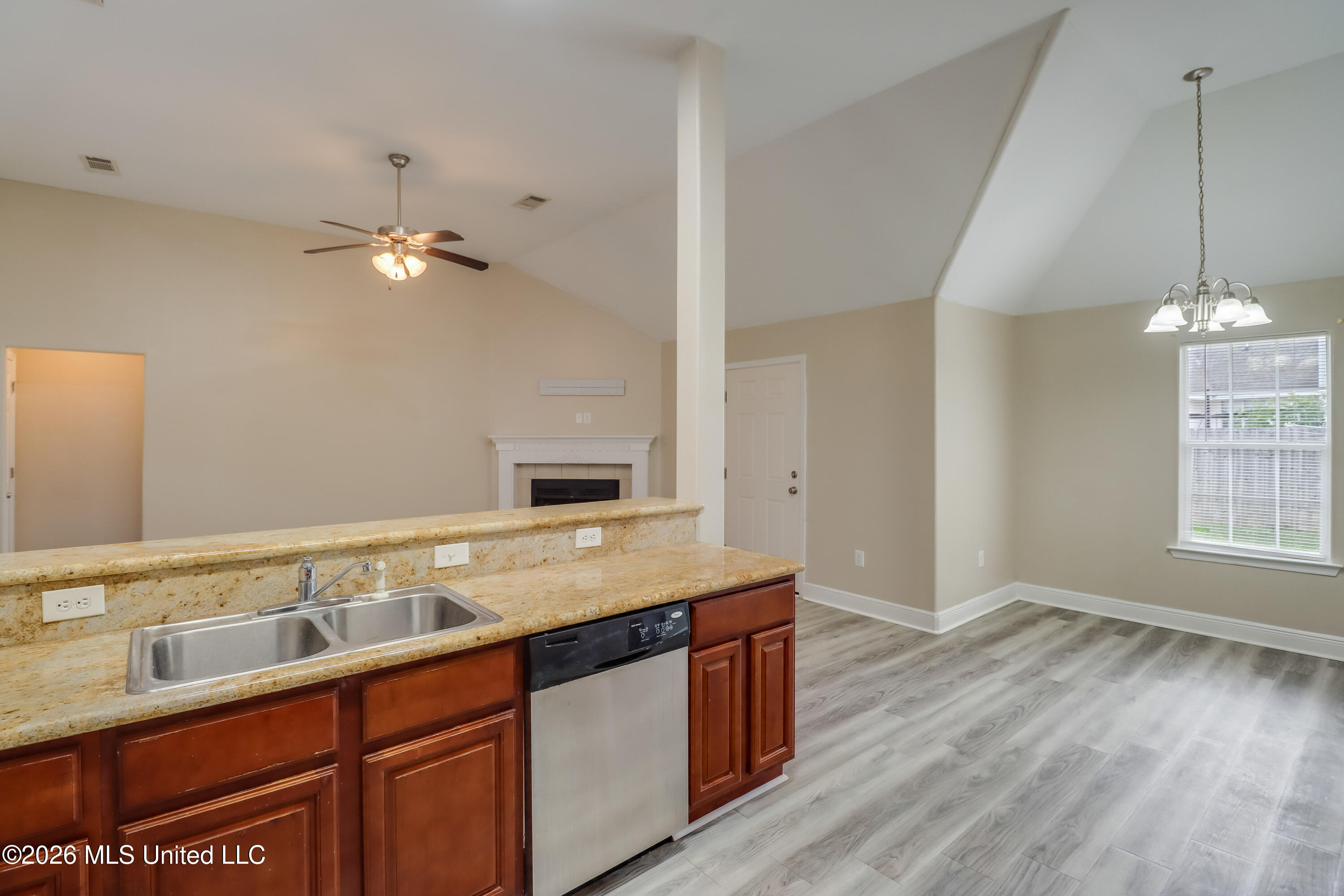 14140 Mays Road Property Photo 6