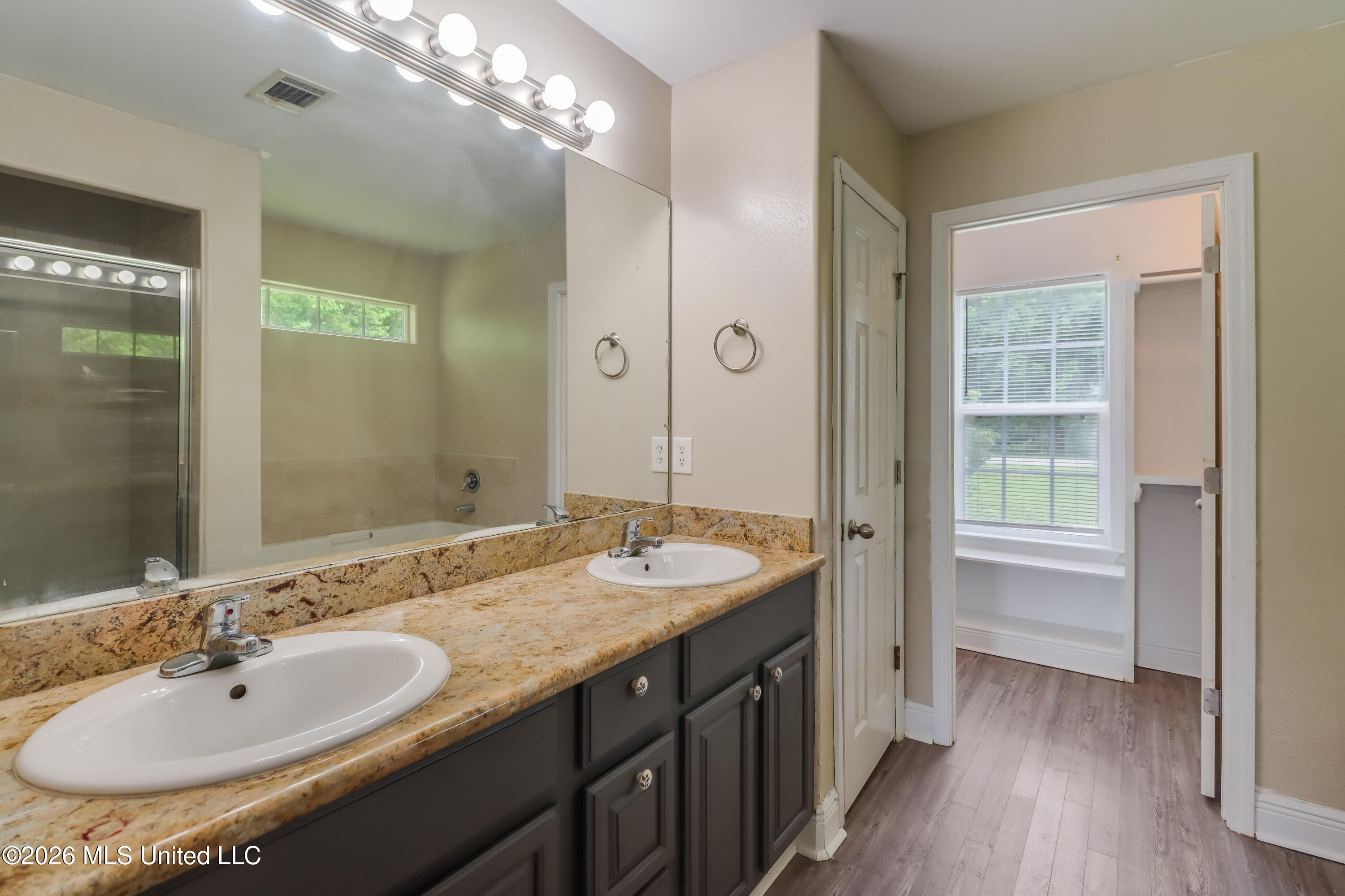 14140 Mays Road Property Photo 11