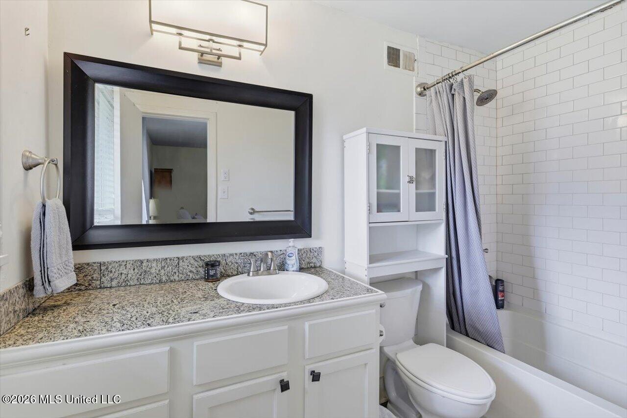 1055 Parkwood Place Property Photo 20