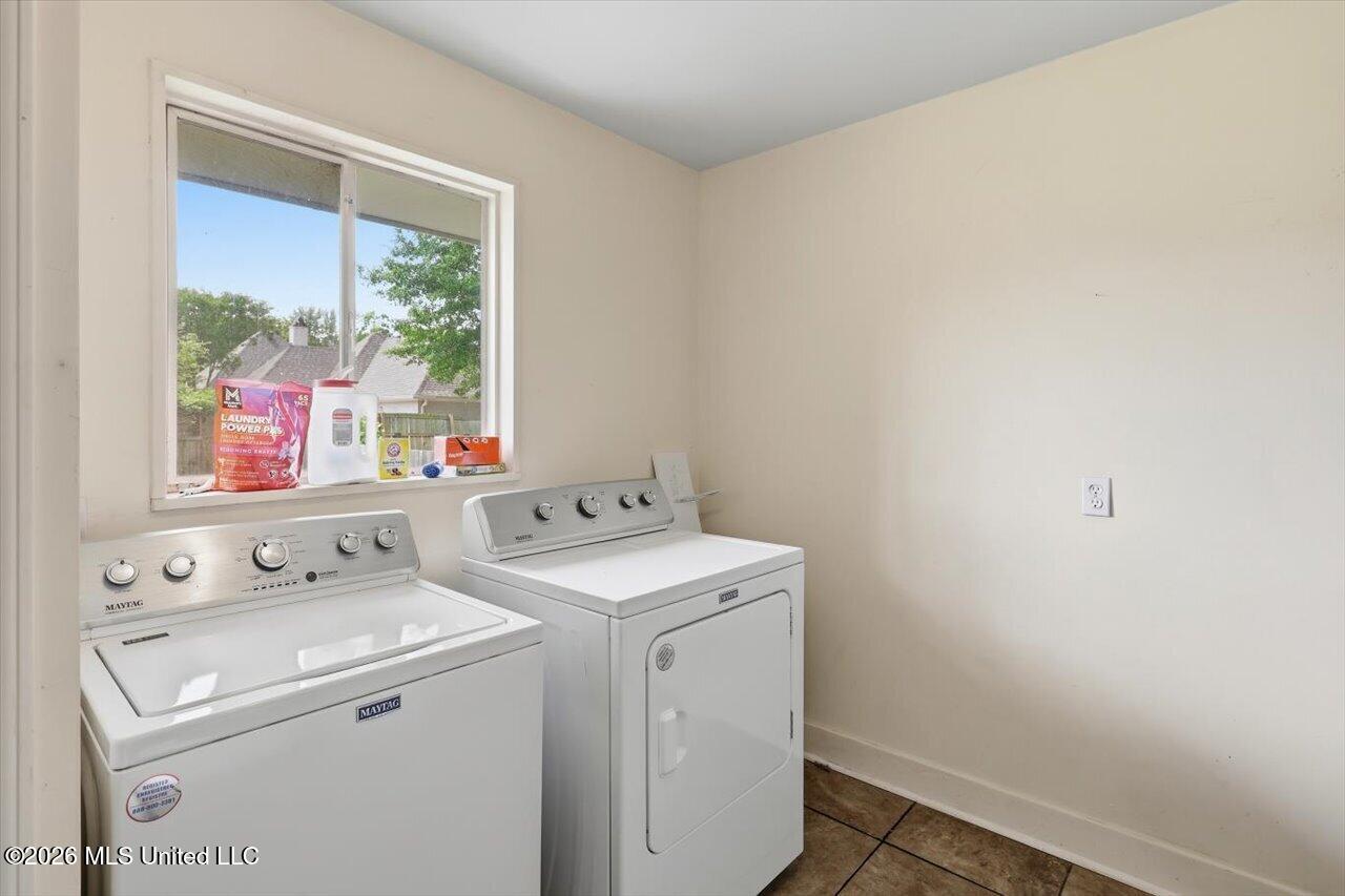 1055 Parkwood Place Property Photo 25