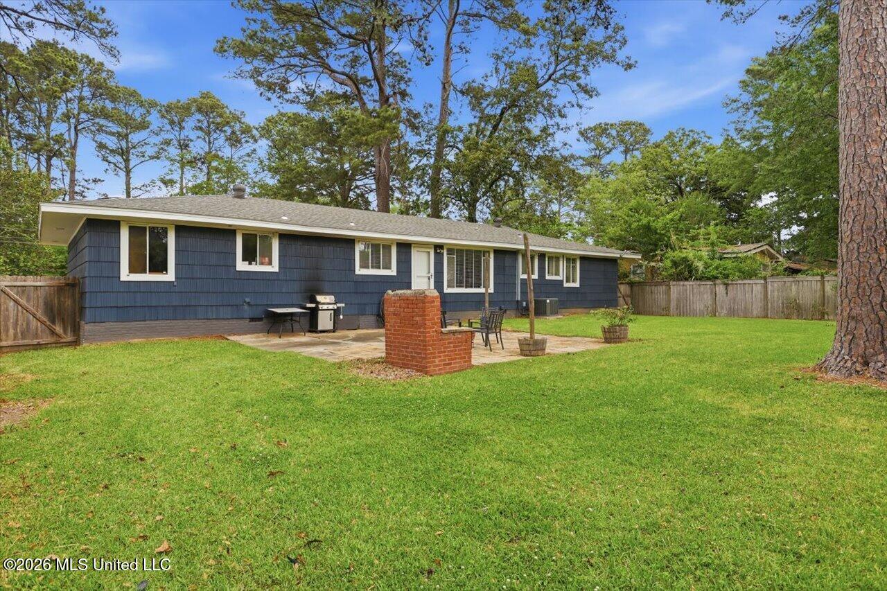 1055 Parkwood Place Property Photo 28