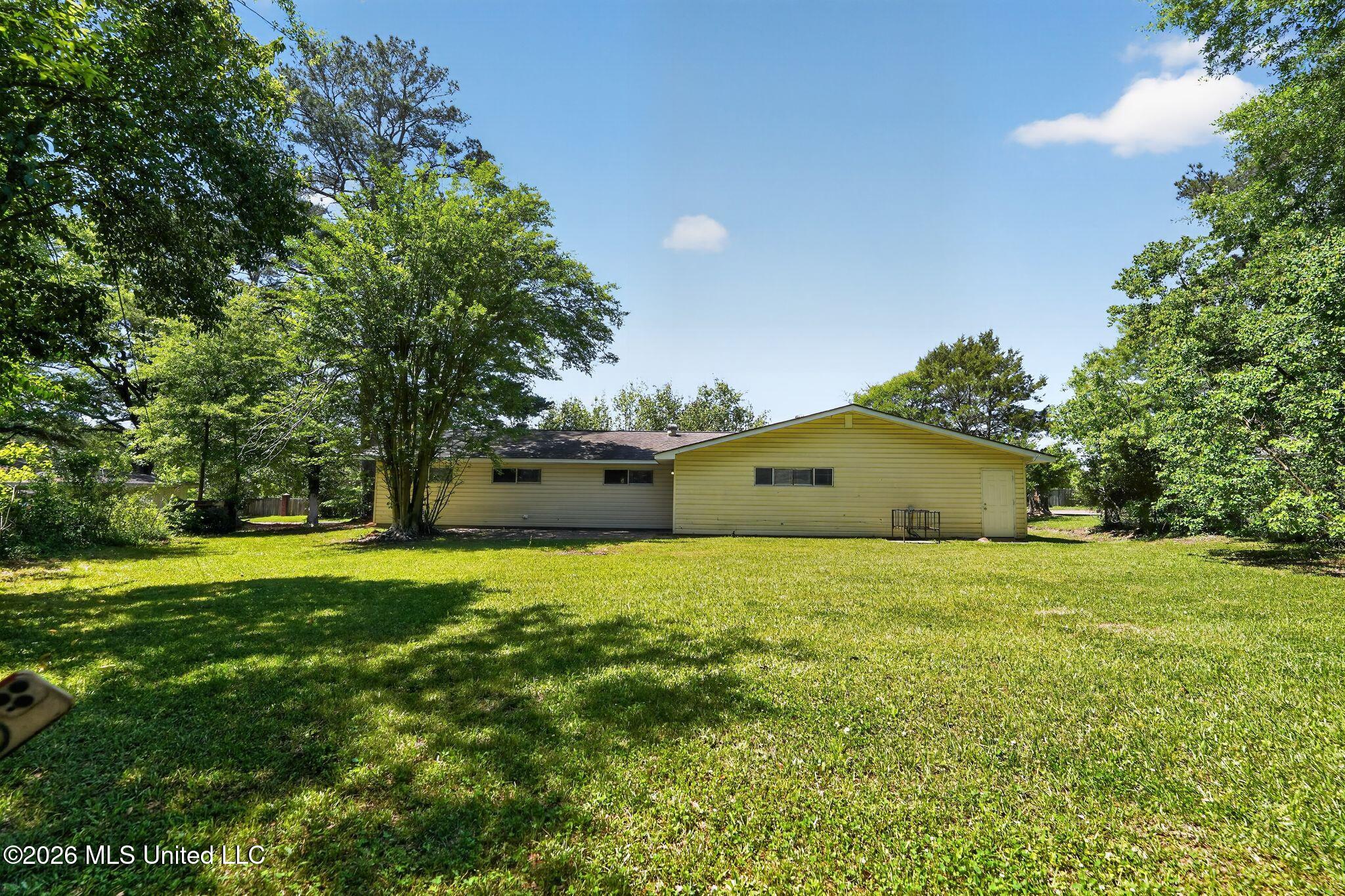 5730 Ne Imperial Drive Property Photo 5