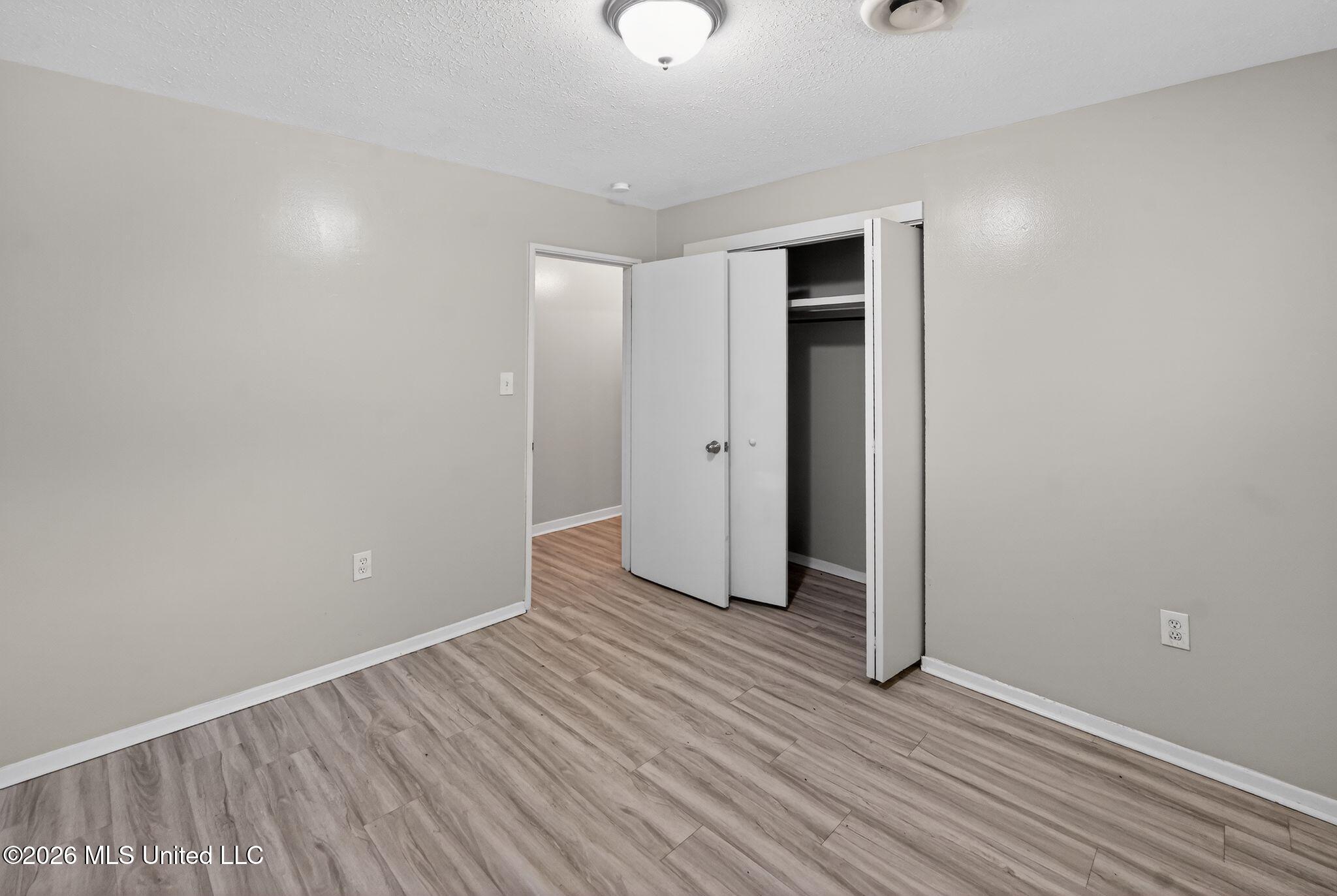 5730 Ne Imperial Drive Property Photo 7
