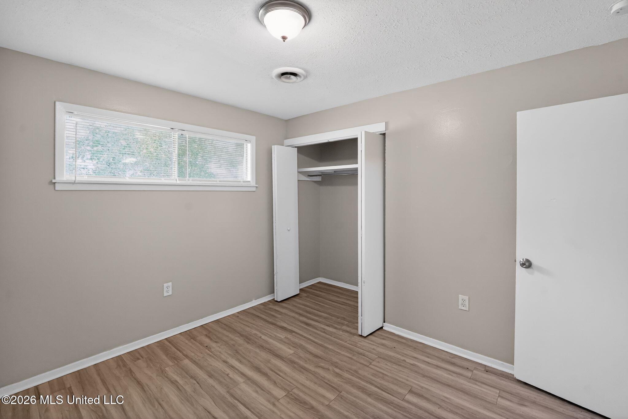 5730 Ne Imperial Drive Property Photo 8