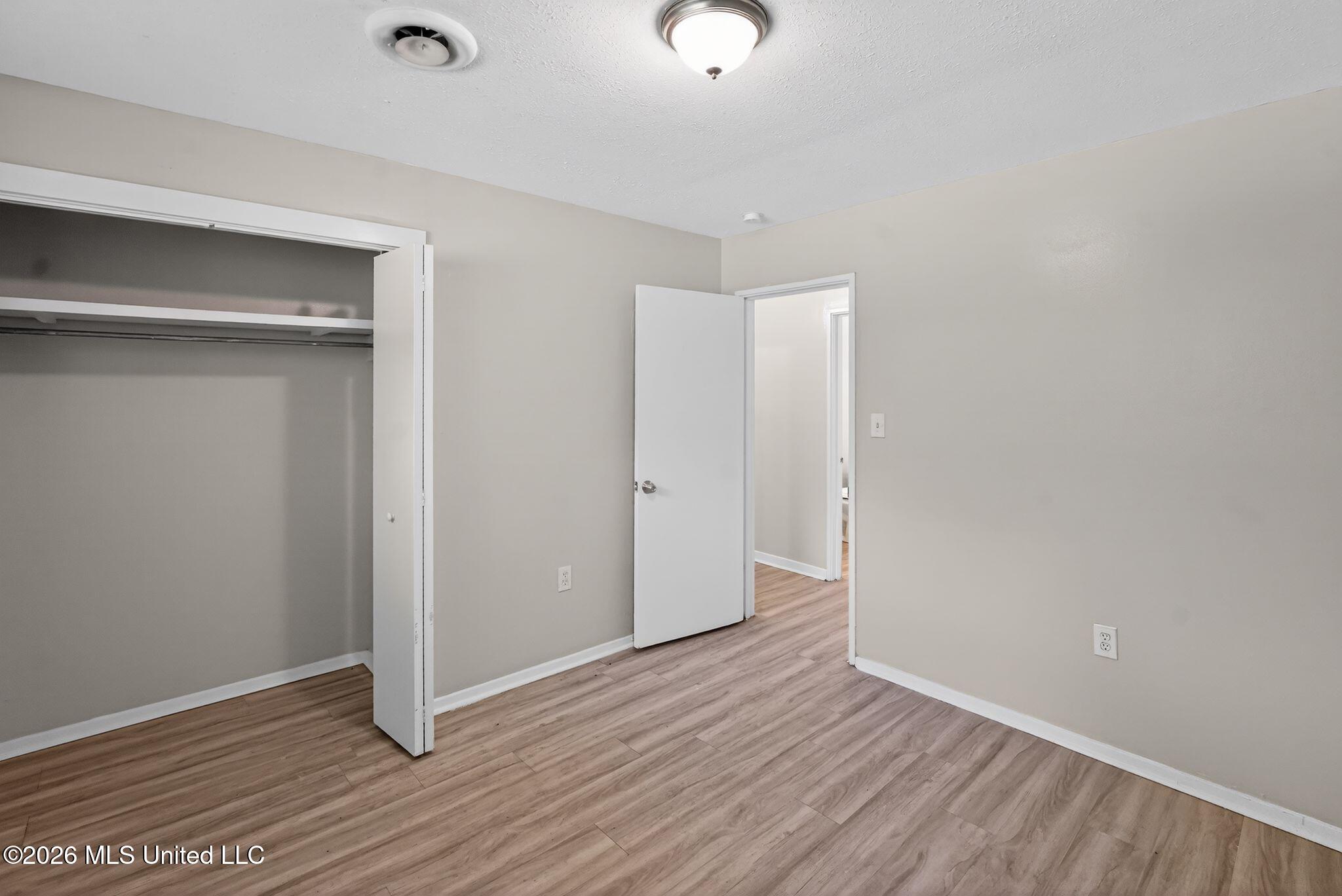 5730 Ne Imperial Drive Property Photo 9