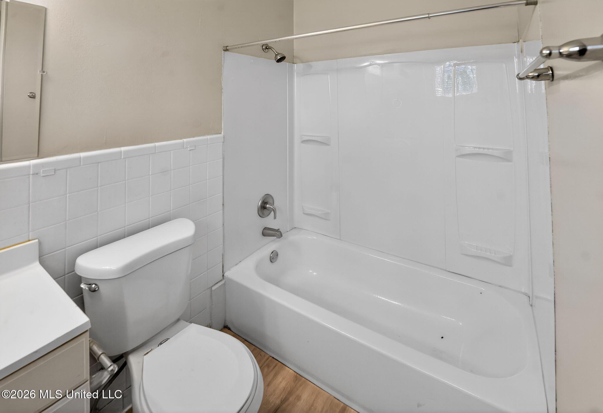 5730 Ne Imperial Drive Property Photo 15