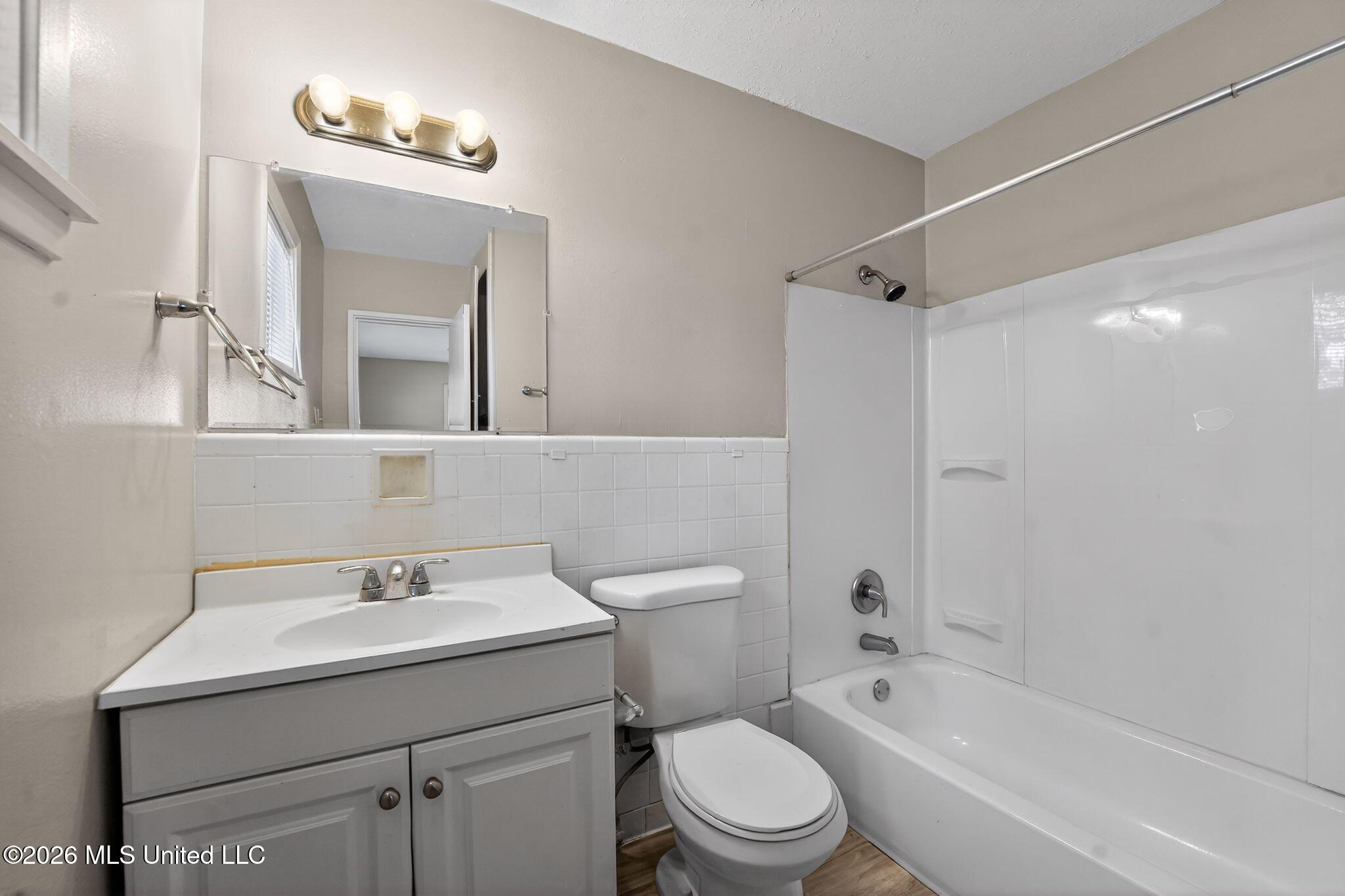 5730 Ne Imperial Drive Property Photo 17