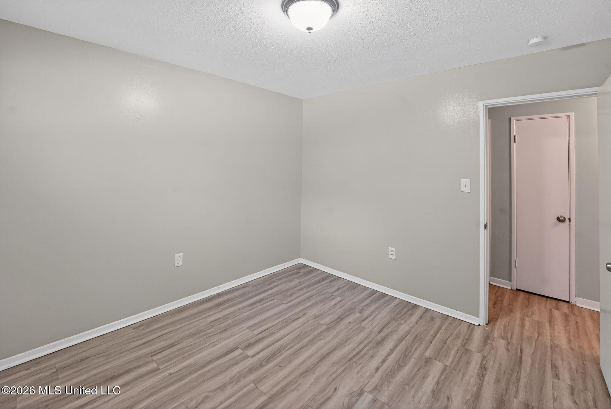5730 Ne Imperial Drive Property Photo 20