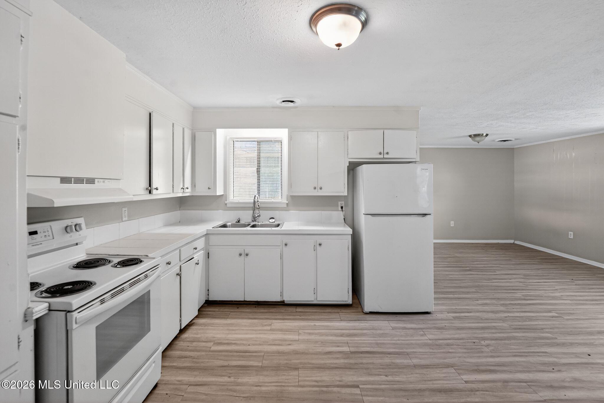 5730 Ne Imperial Drive Property Photo 32