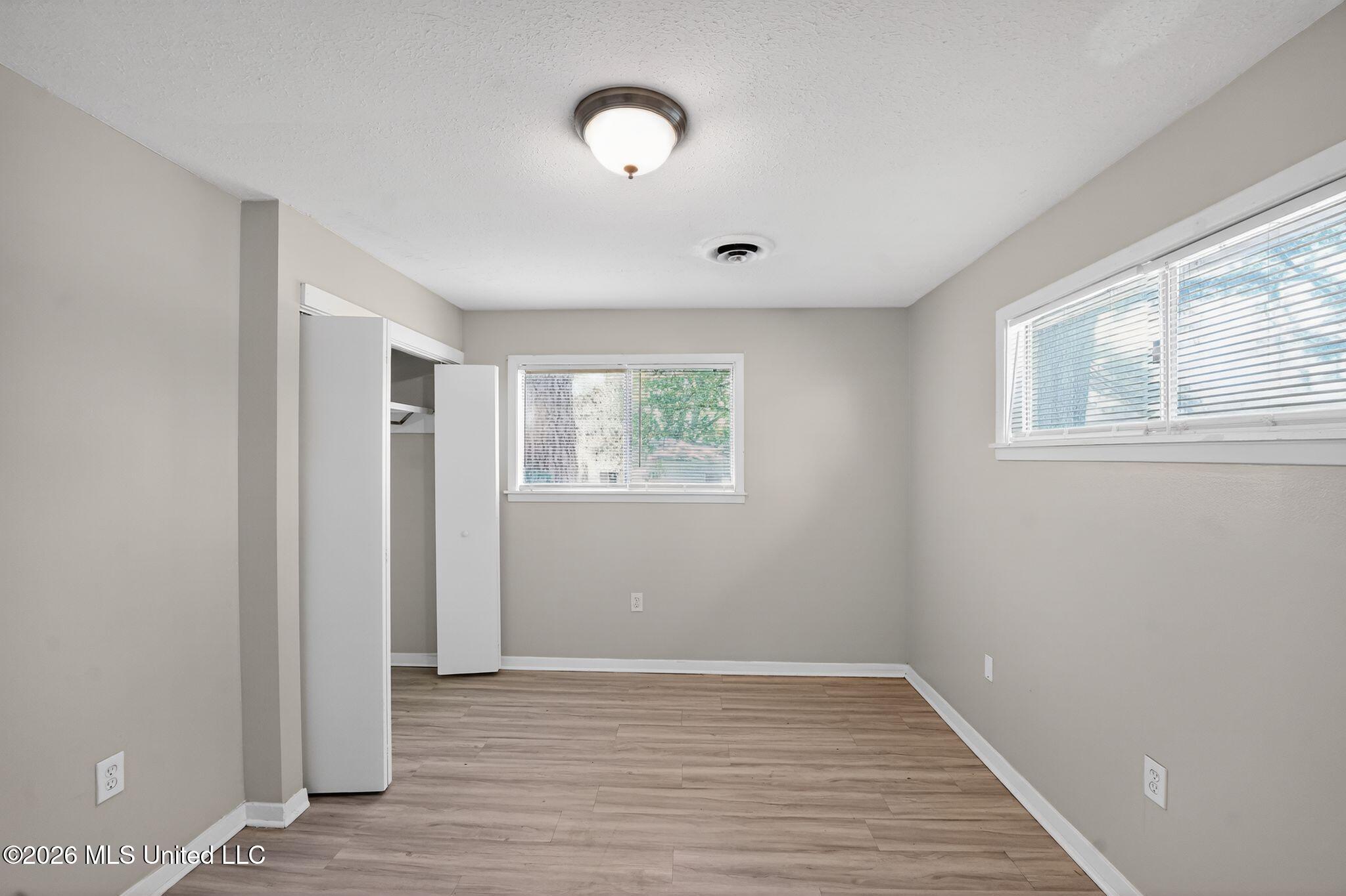 5730 Ne Imperial Drive Property Photo 34