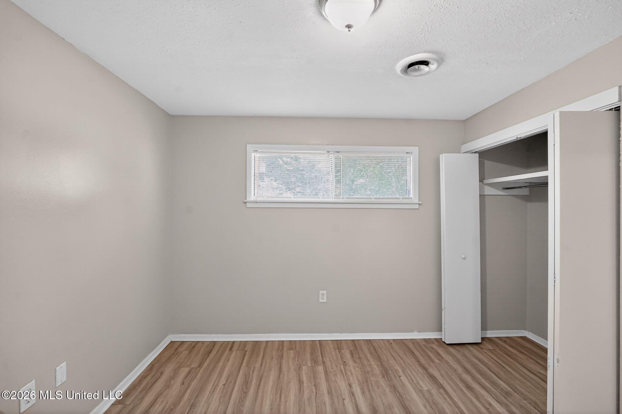 5730 Ne Imperial Drive Property Photo 35