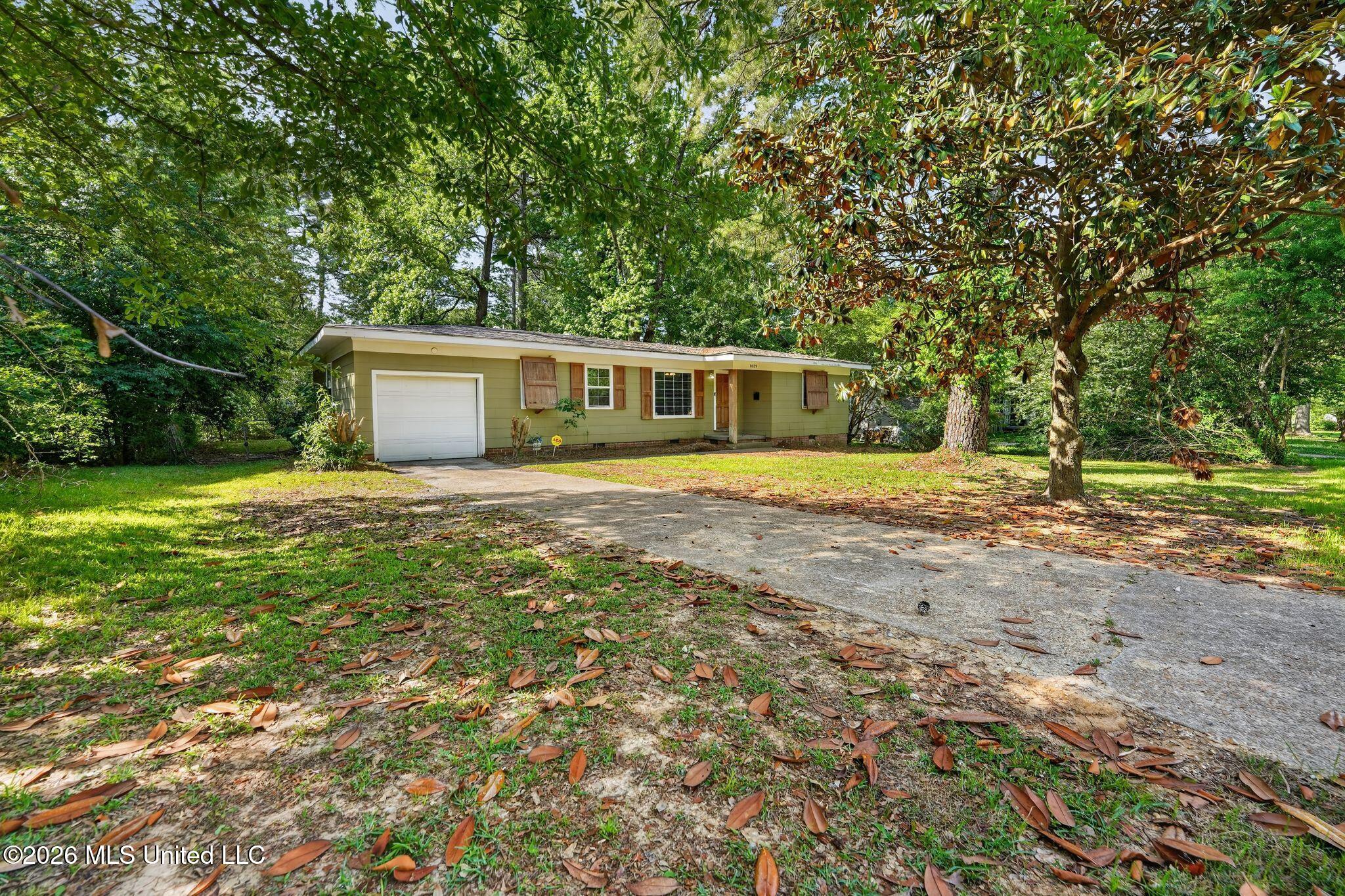 1639 Lockwood Avenue Property Photo 1