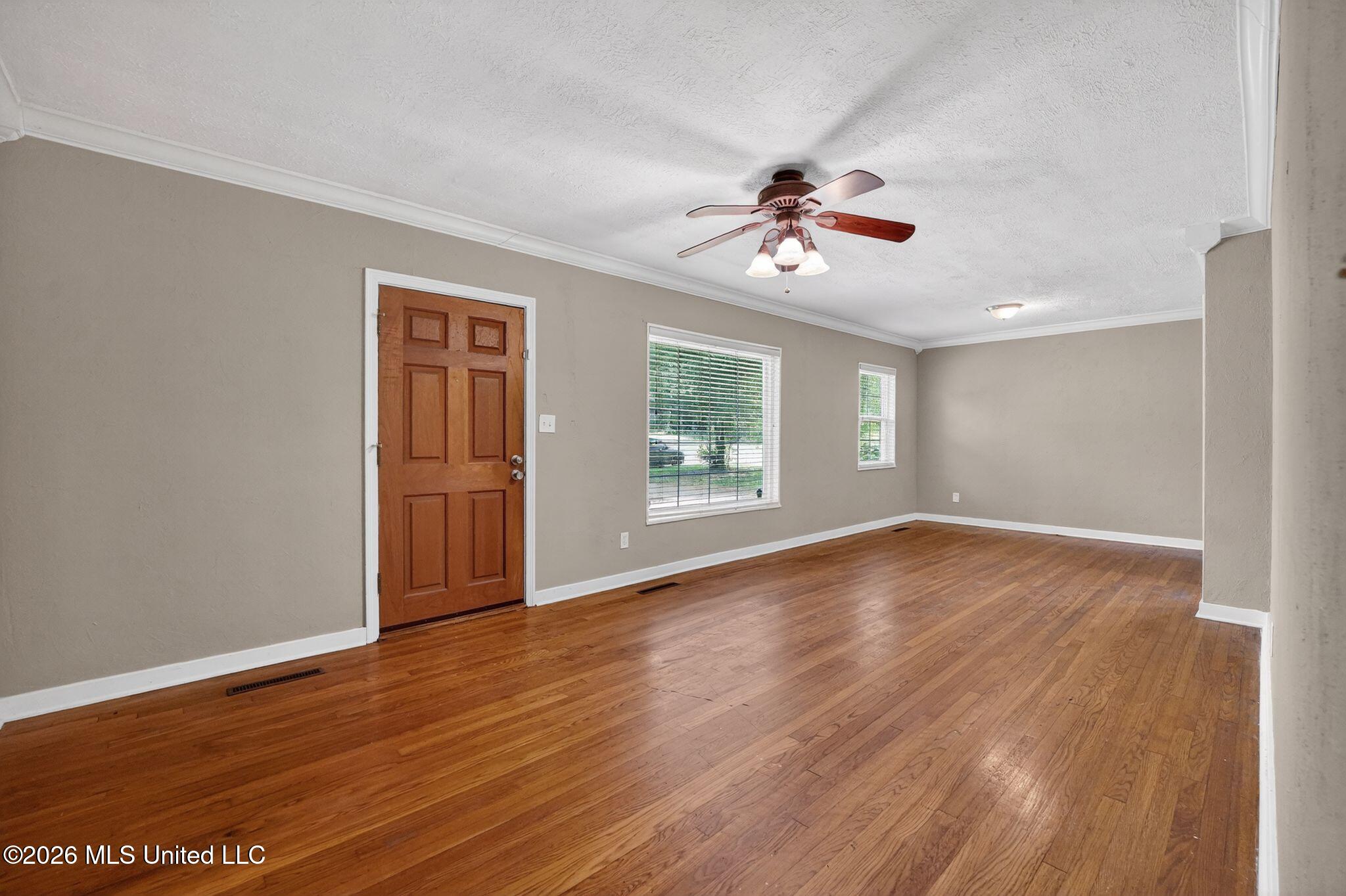 1639 Lockwood Avenue Property Photo 4