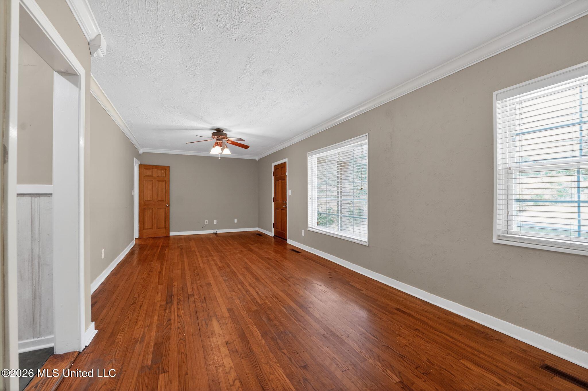 1639 Lockwood Avenue Property Photo 7