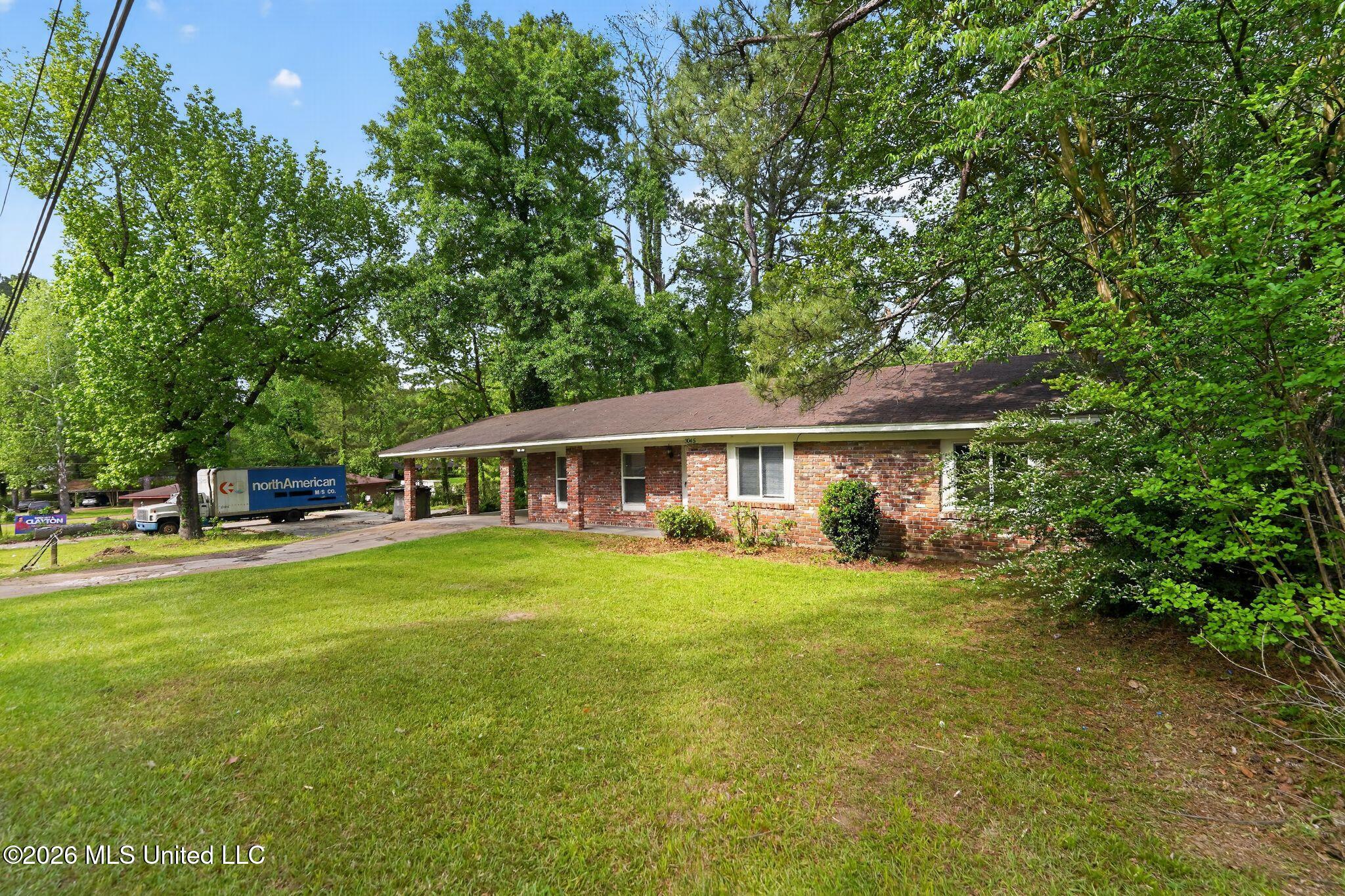 3045 Suncrest Drive Property Photo 3