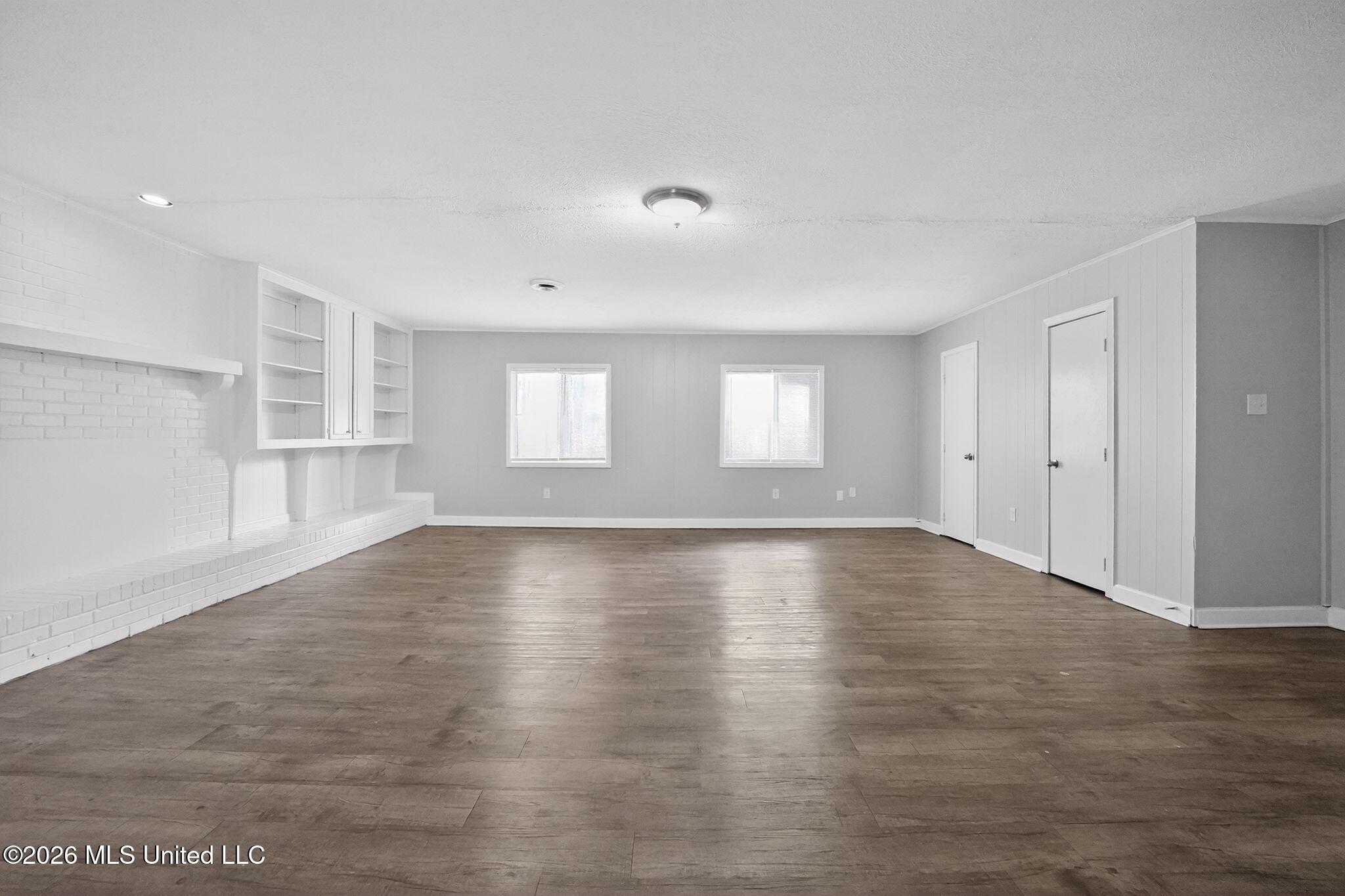 3045 Suncrest Drive Property Photo 6