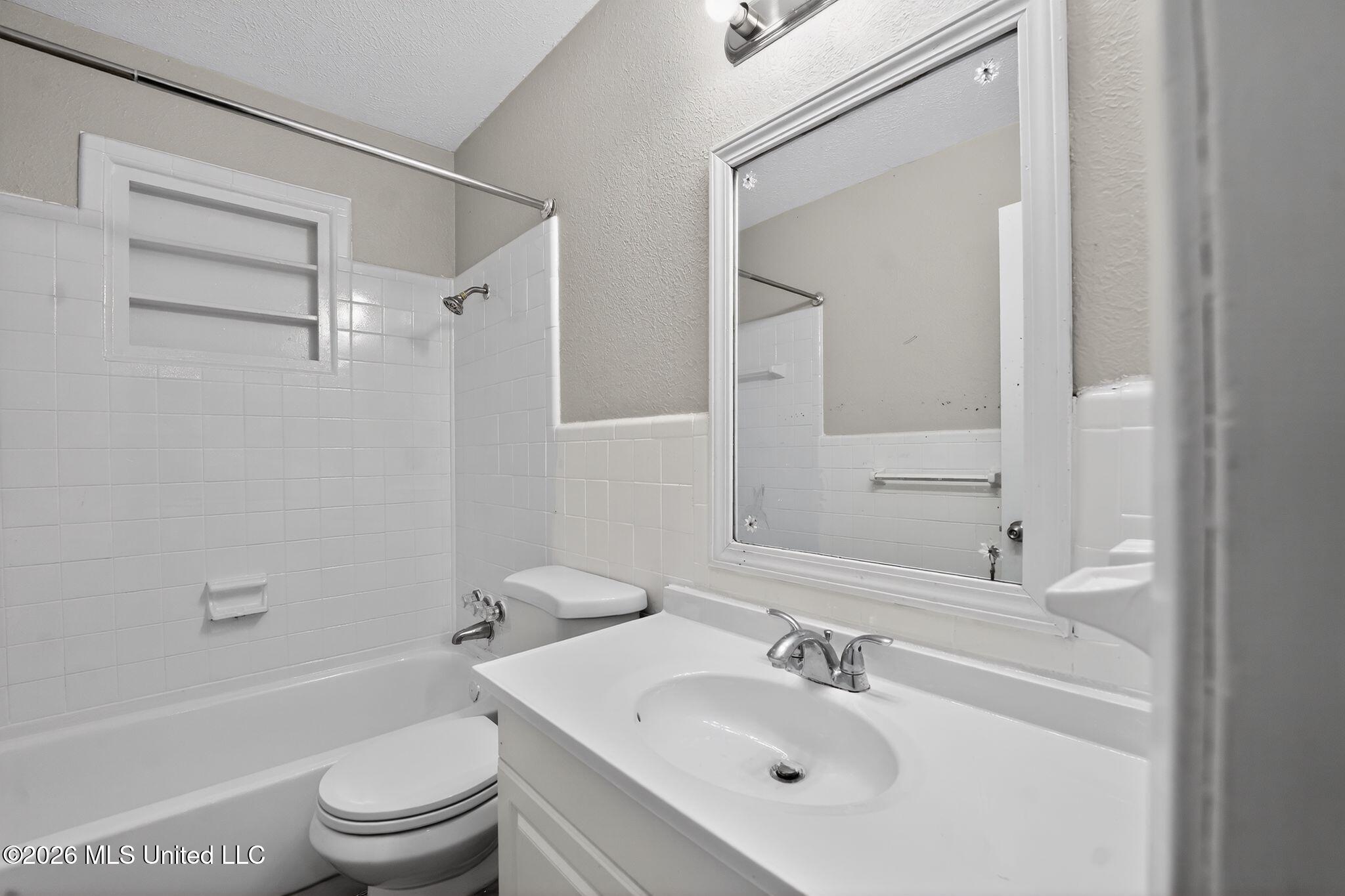 3045 Suncrest Drive Property Photo 13