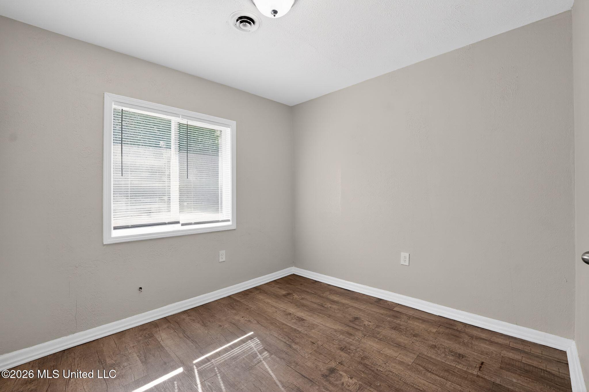 3045 Suncrest Drive Property Photo 22