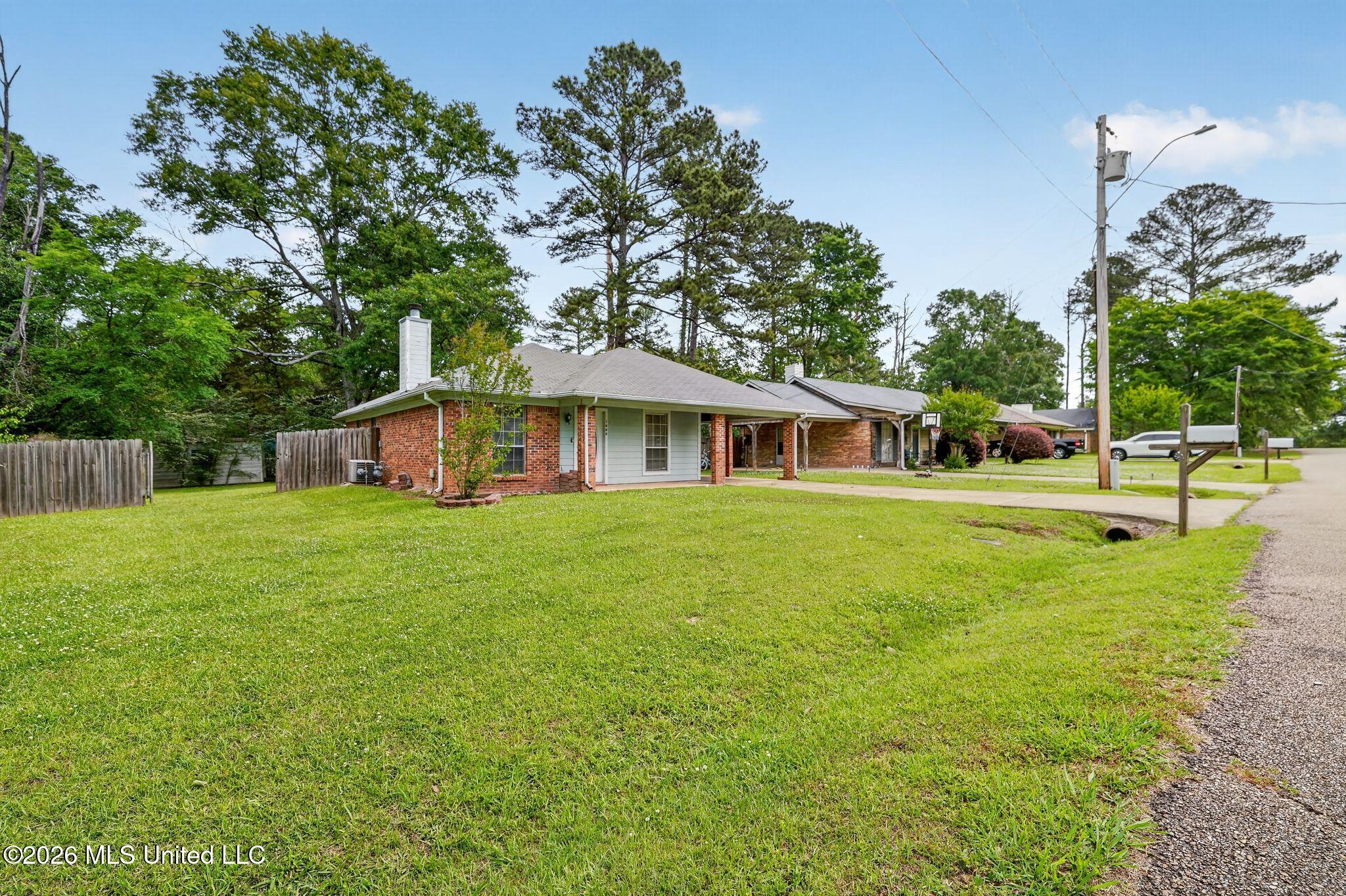 1444 Cherrie Avenue Property Photo 2