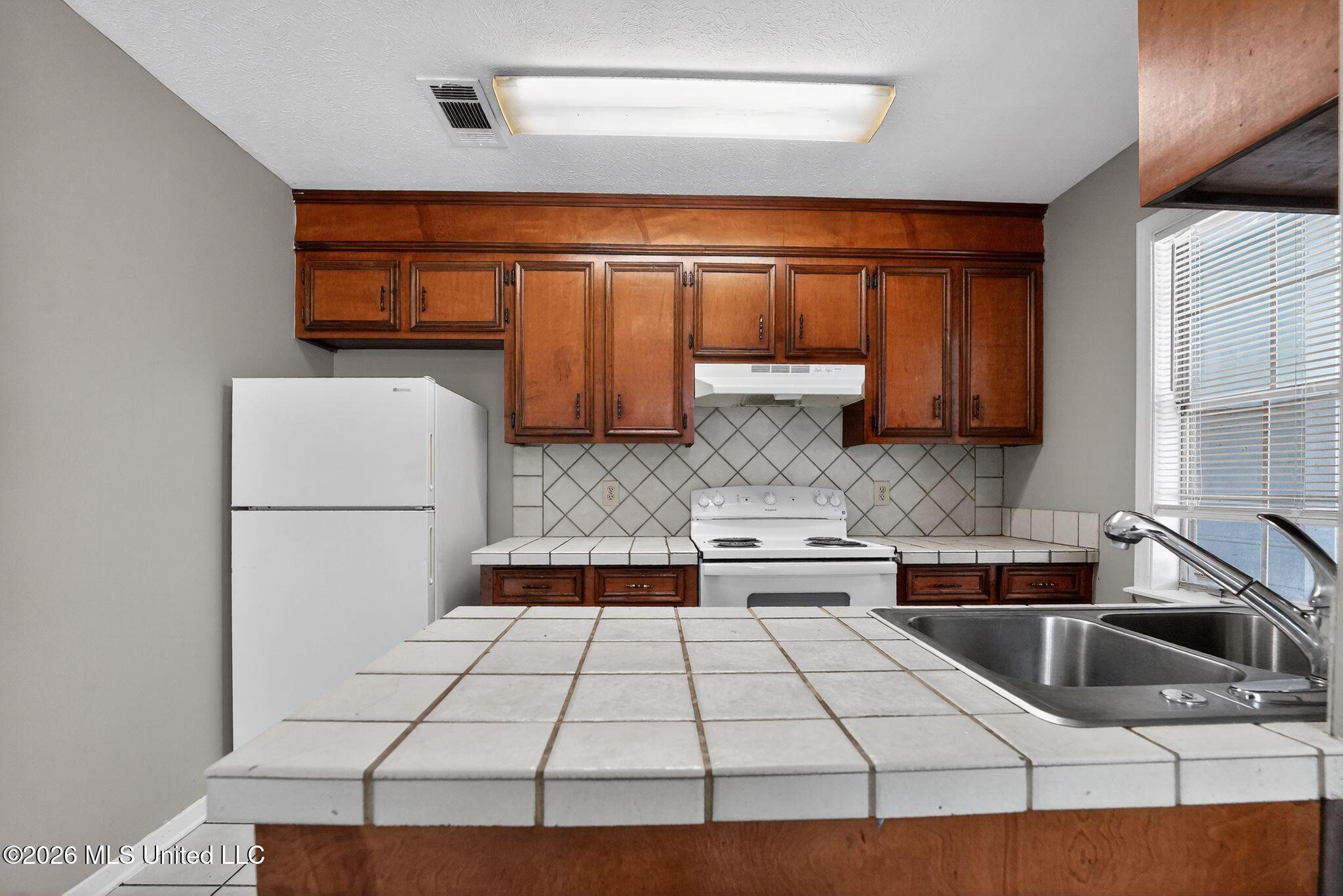 1444 Cherrie Avenue Property Photo 16