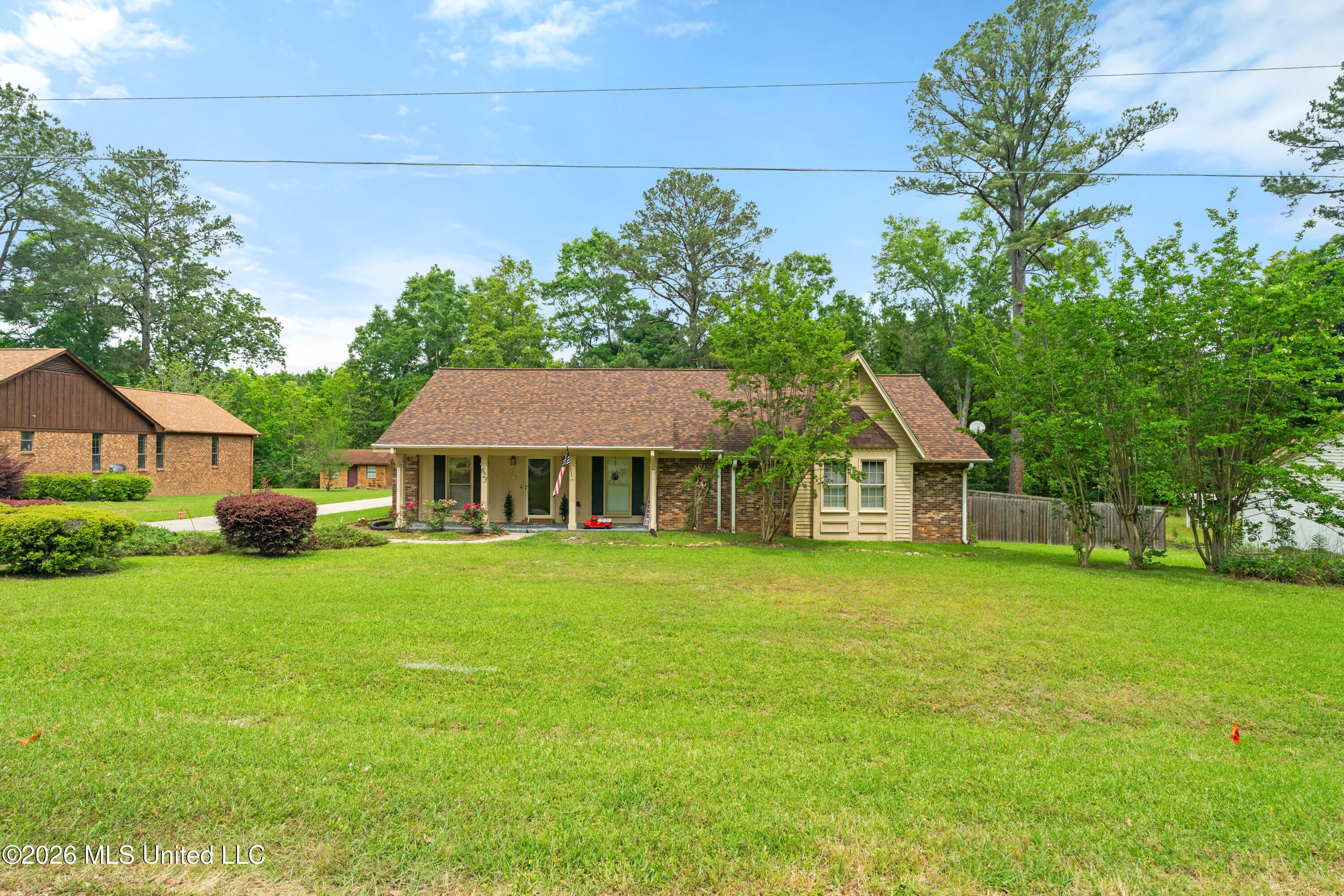 623 Cherry Lane Property Photo 3