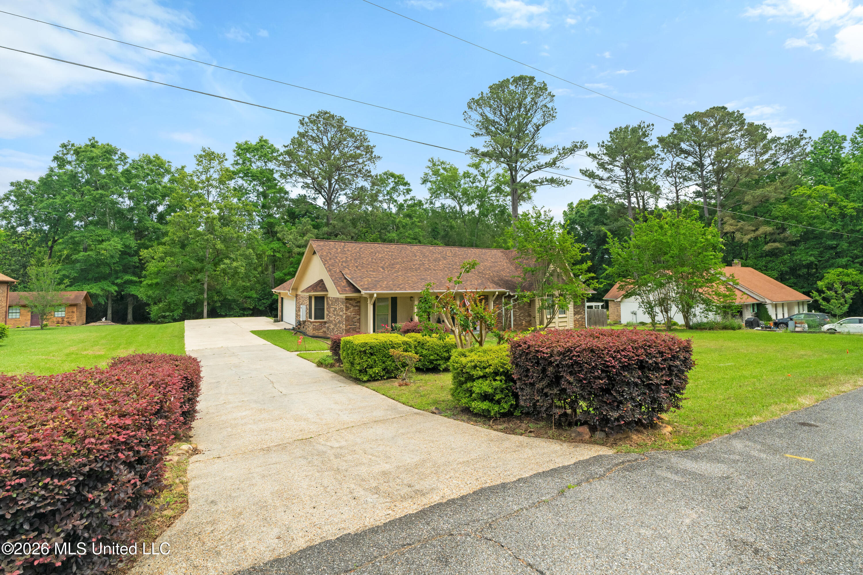 623 Cherry Lane Property Photo 4