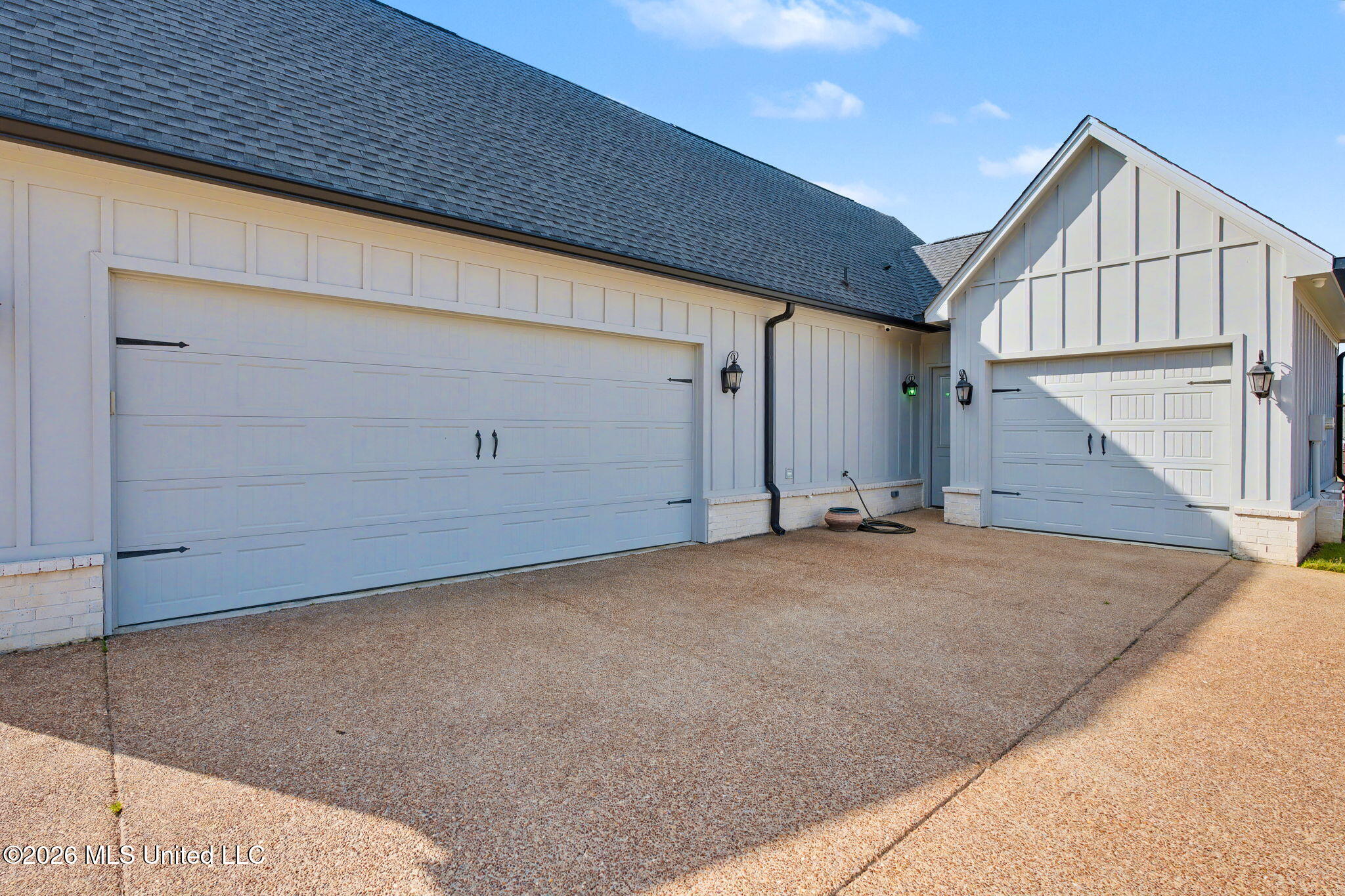 2332 Slocum Road Property Photo 9