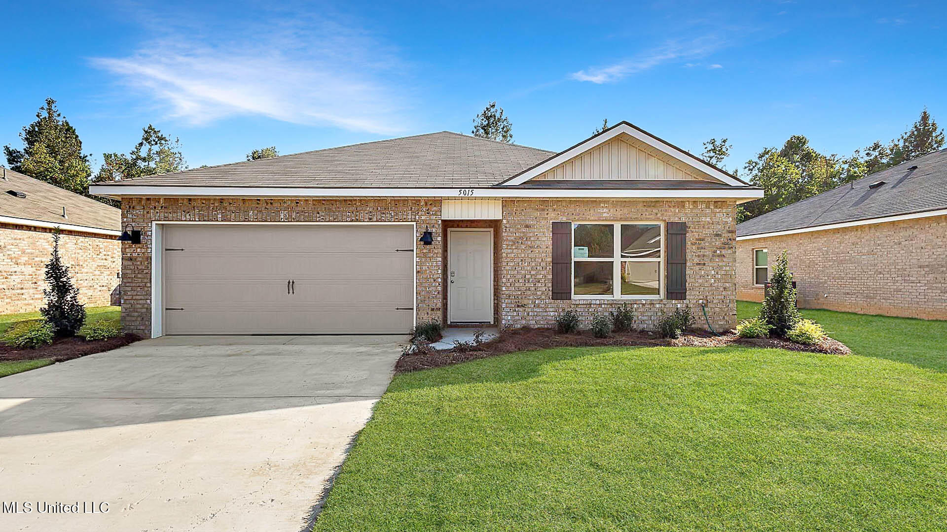 5018 Fox Glen Drive Property Photo 1