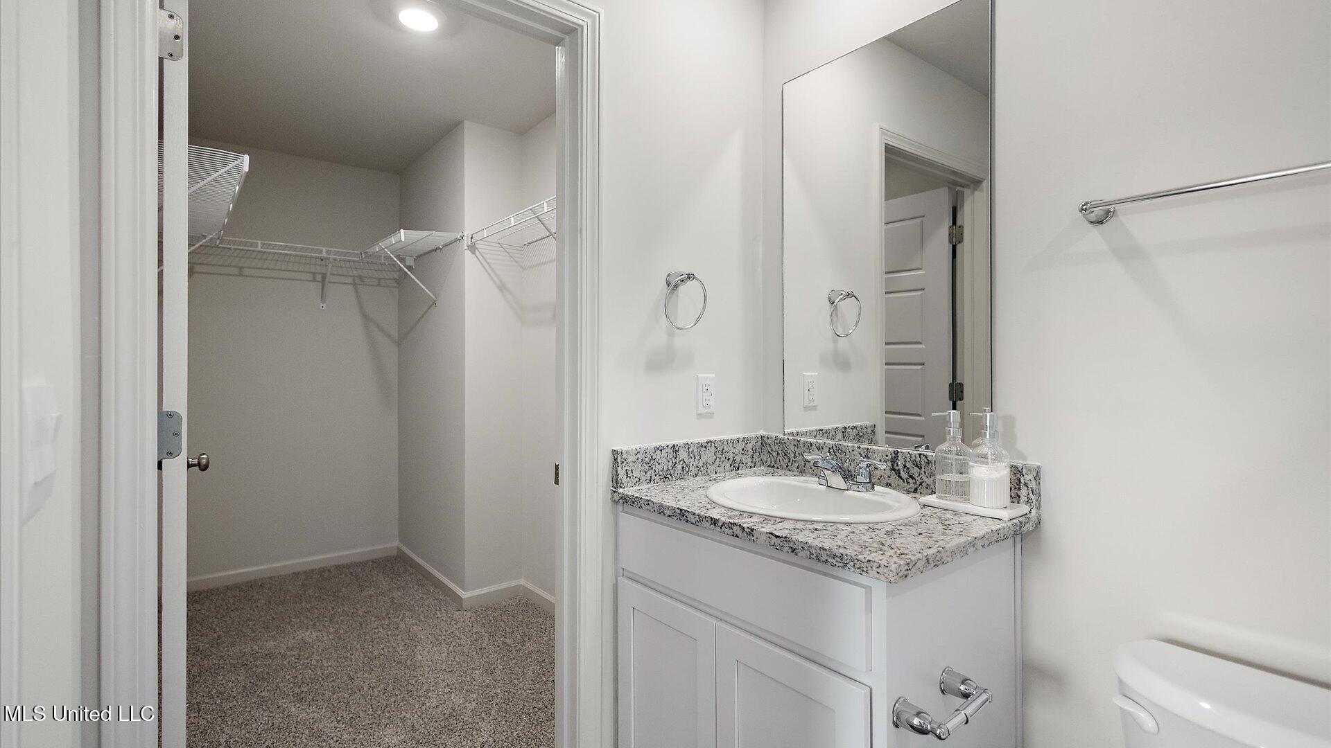 5018 Fox Glen Drive Property Photo 23