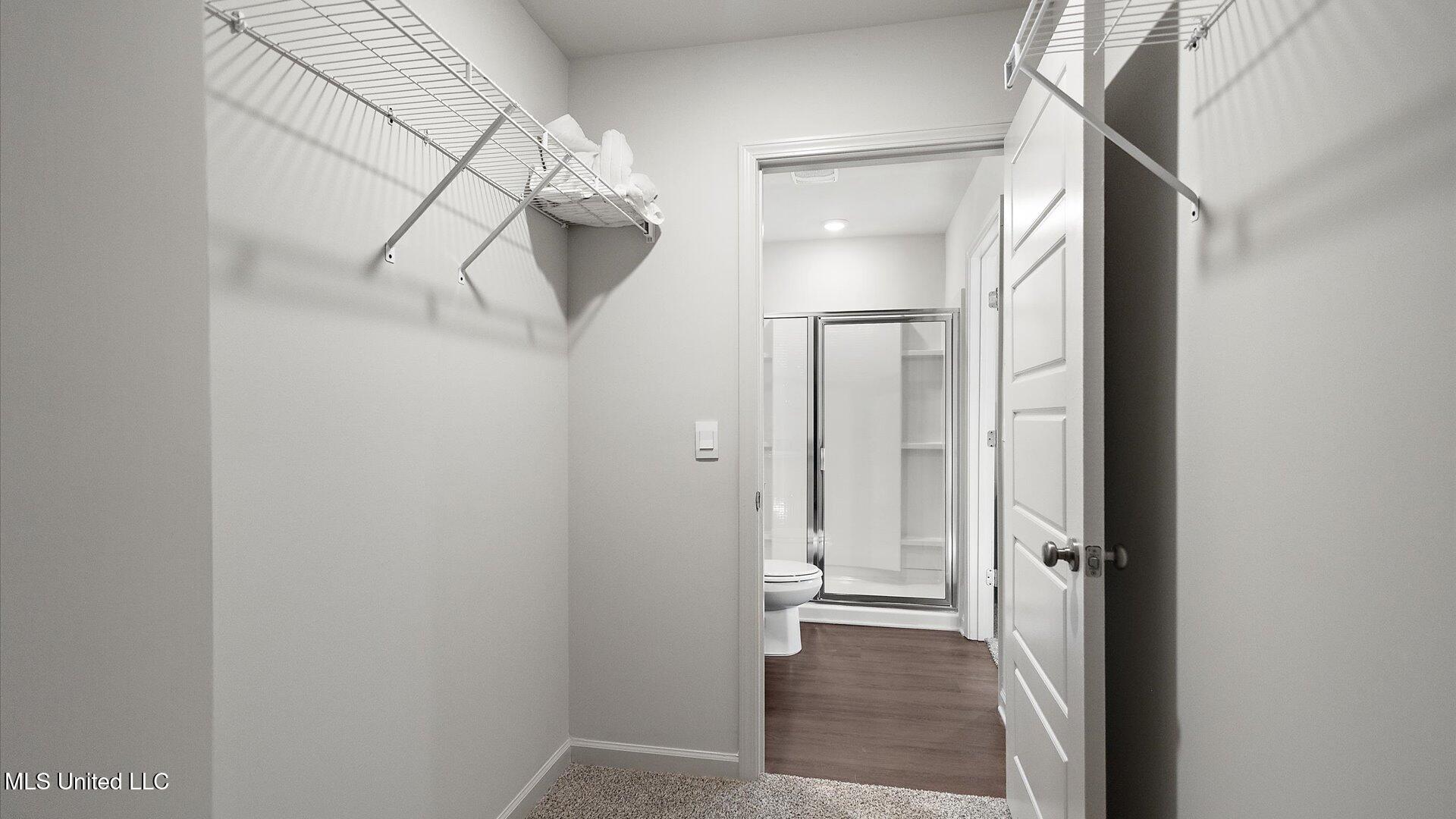 5018 Fox Glen Drive Property Photo 26