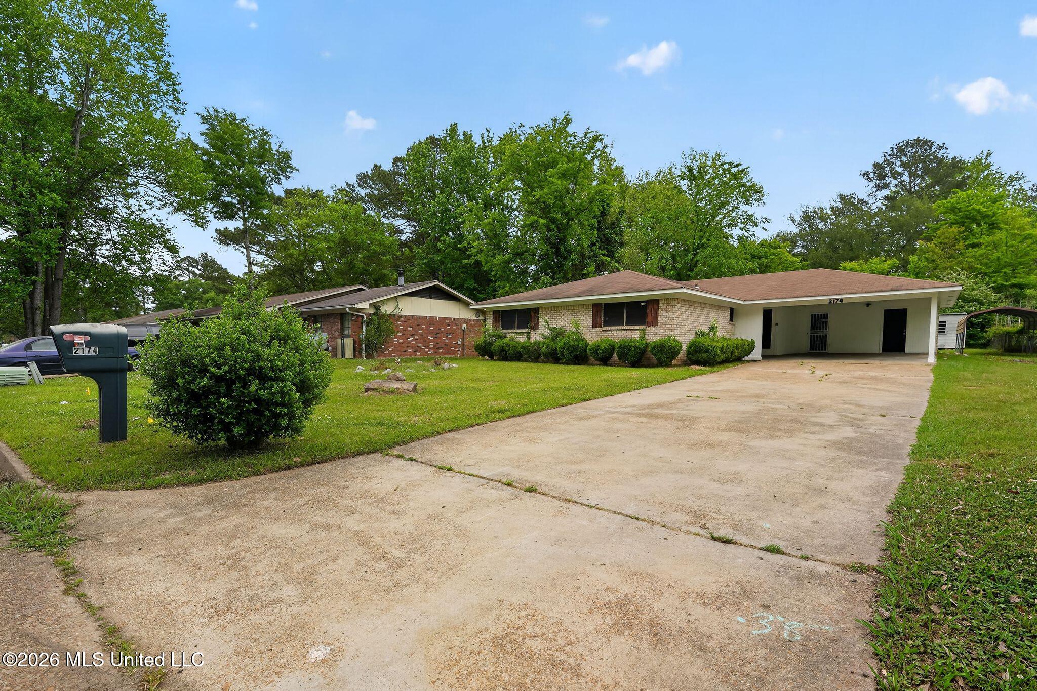 2174 Monaco Street Property Photo 4