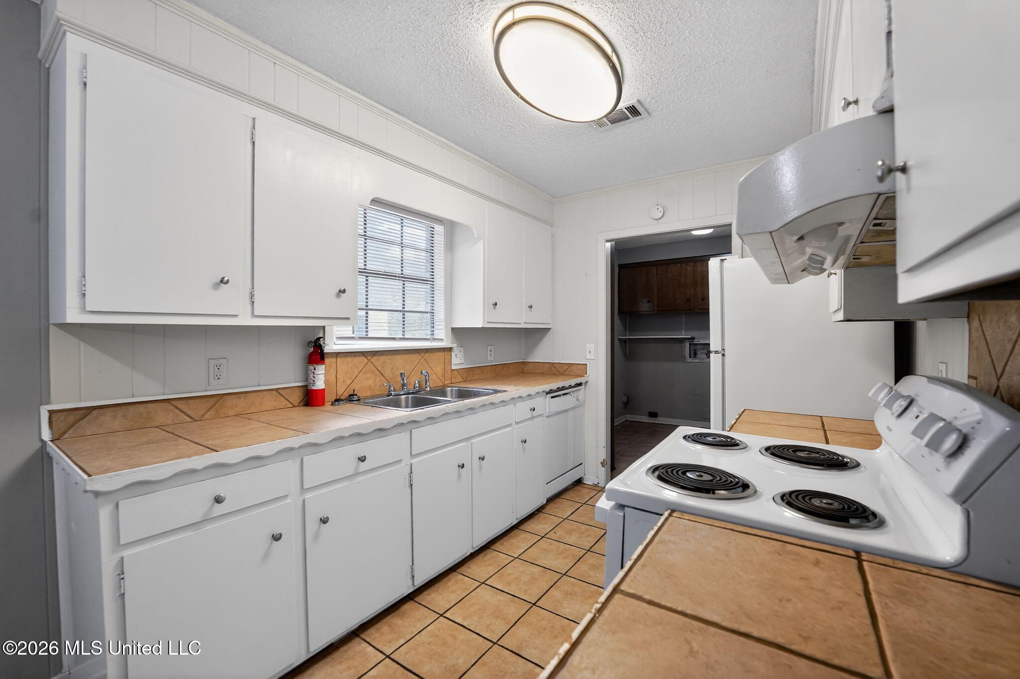 2174 Monaco Street Property Photo 18