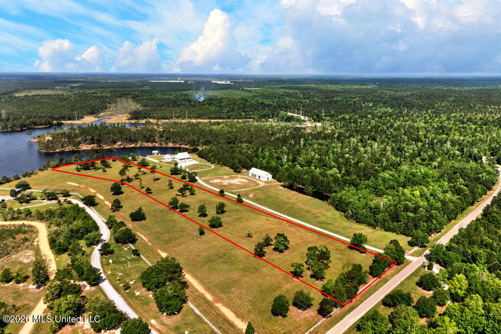 Jordan Bluff Drive Property Photo 3