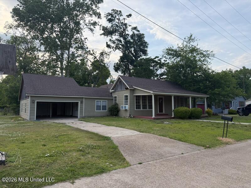 501 Lee Street Property Photo 1