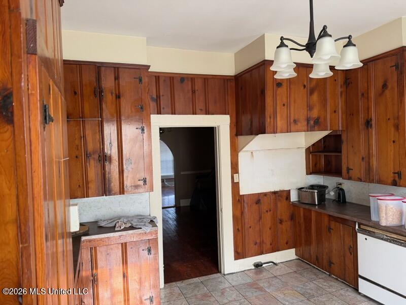 501 Lee Street Property Photo 4