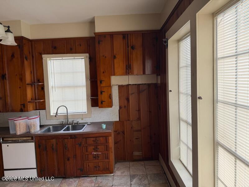 501 Lee Street Property Photo 6