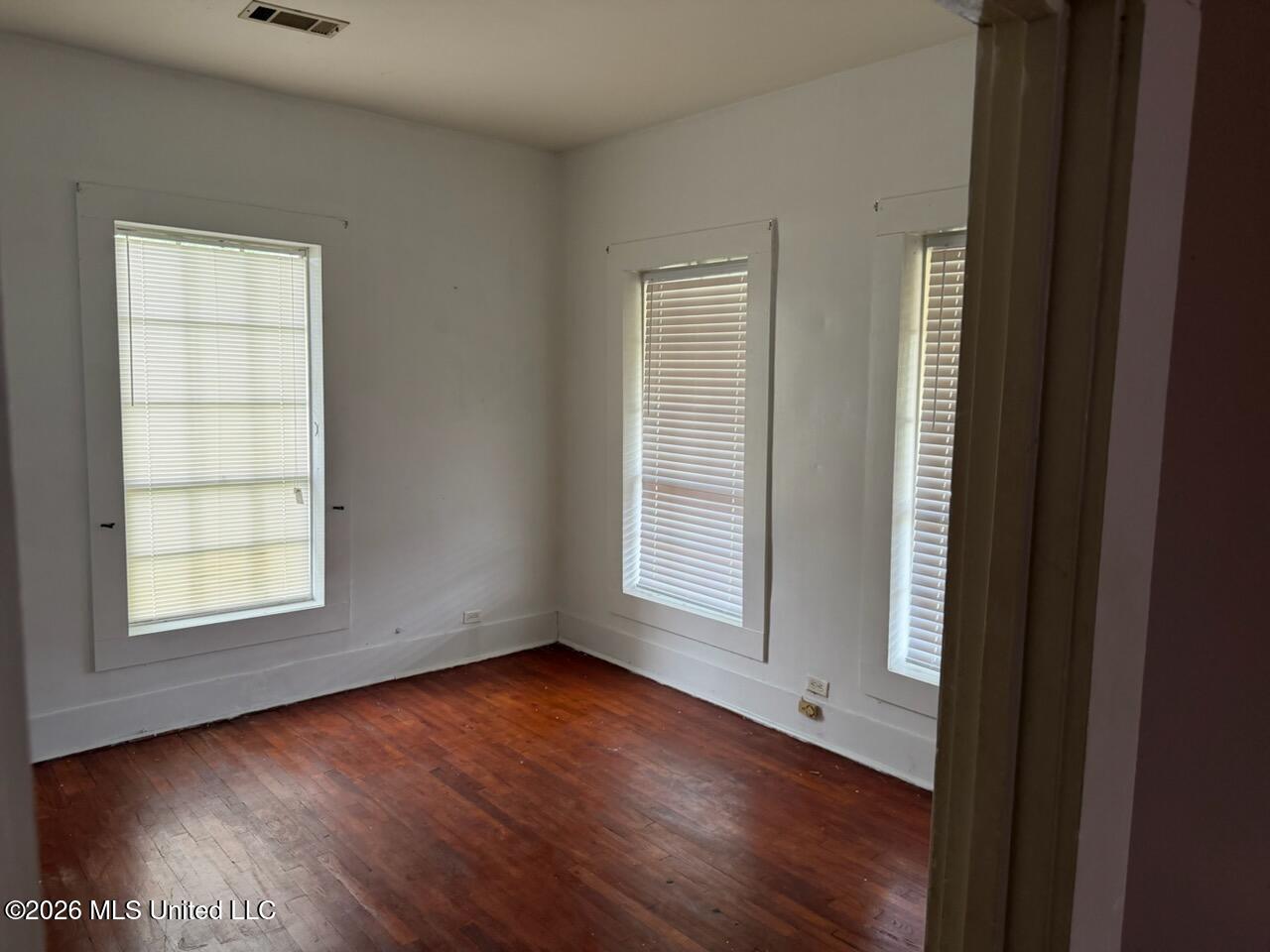 501 Lee Street Property Photo 7