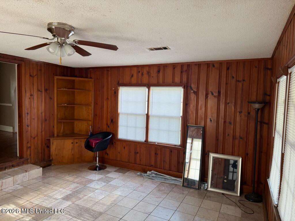 501 Lee Street Property Photo 8