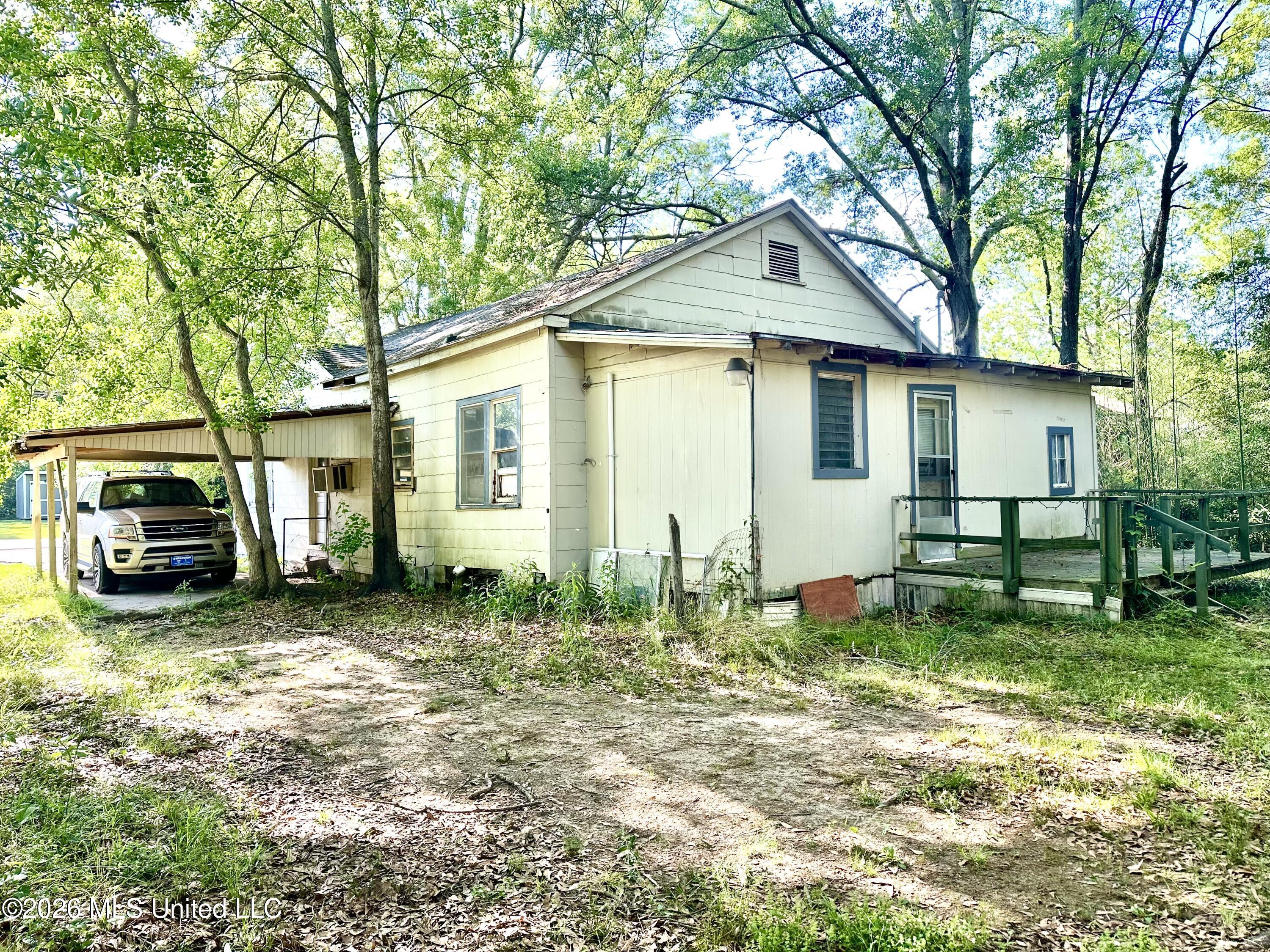 818 N Jackson Street Property Photo 4