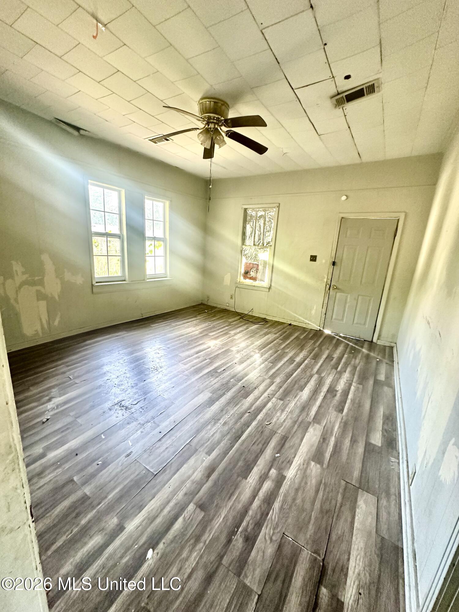 818 N Jackson Street Property Photo 6