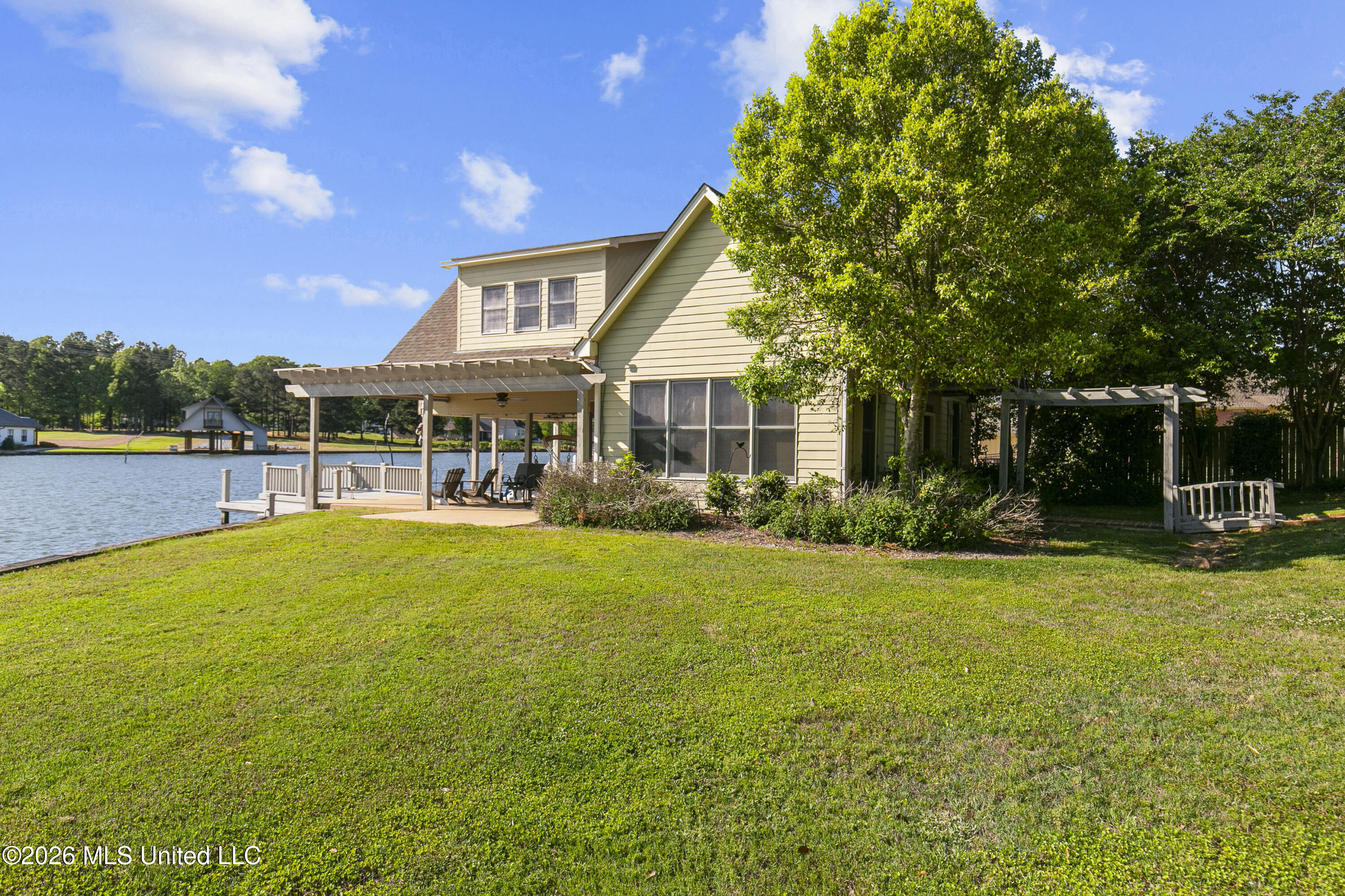 100 Northshore Point Property Photo 3