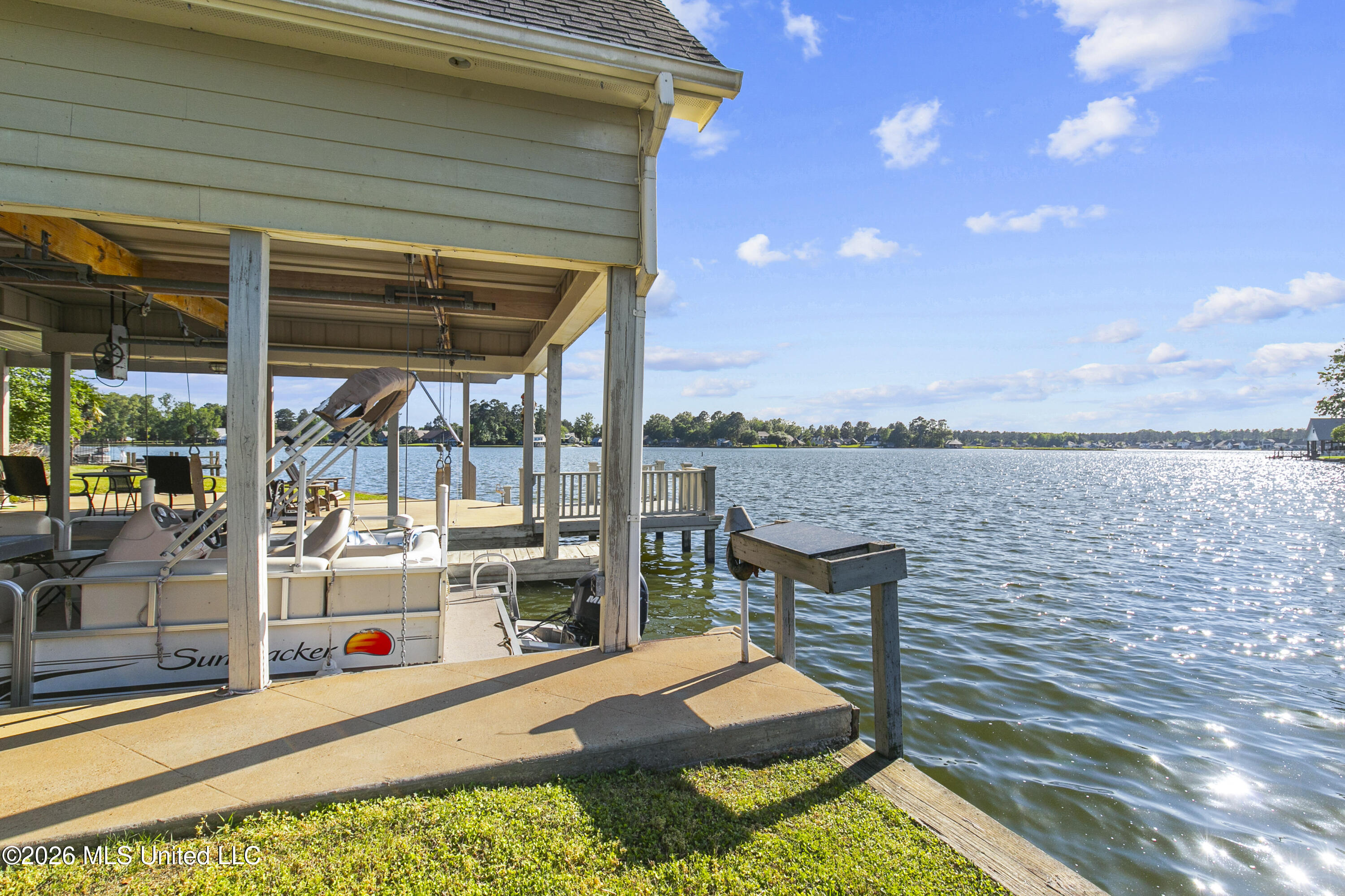 100 Northshore Point Property Photo 21