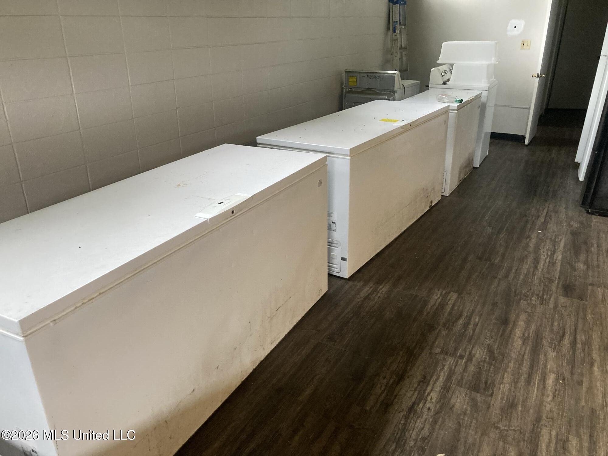 1248 Forest Avenue Property Photo 3