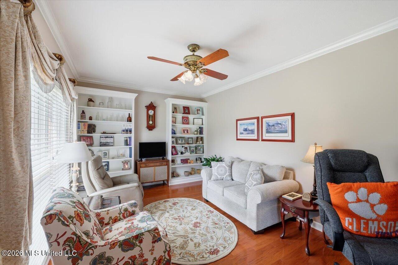 440 Cherry Hill Drive Property Photo 12