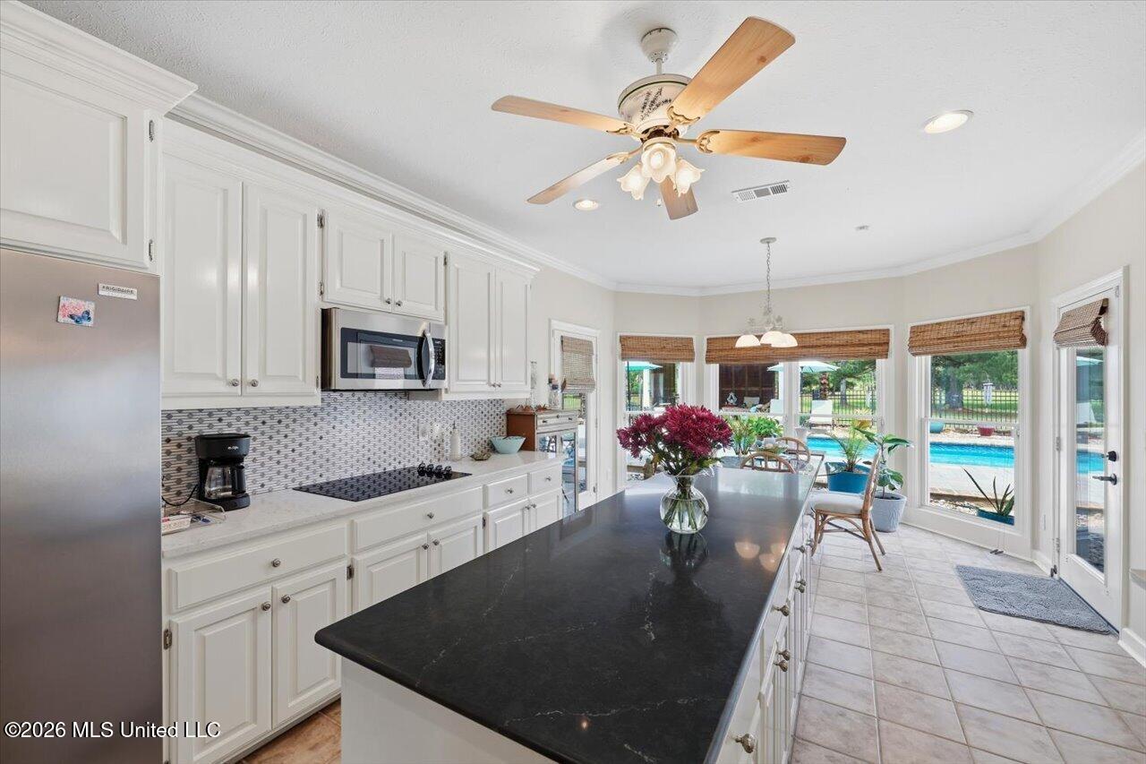 440 Cherry Hill Drive Property Photo 15