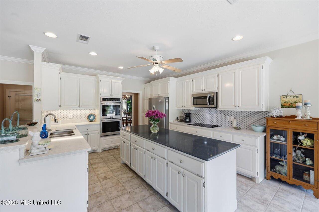 440 Cherry Hill Drive Property Photo 16